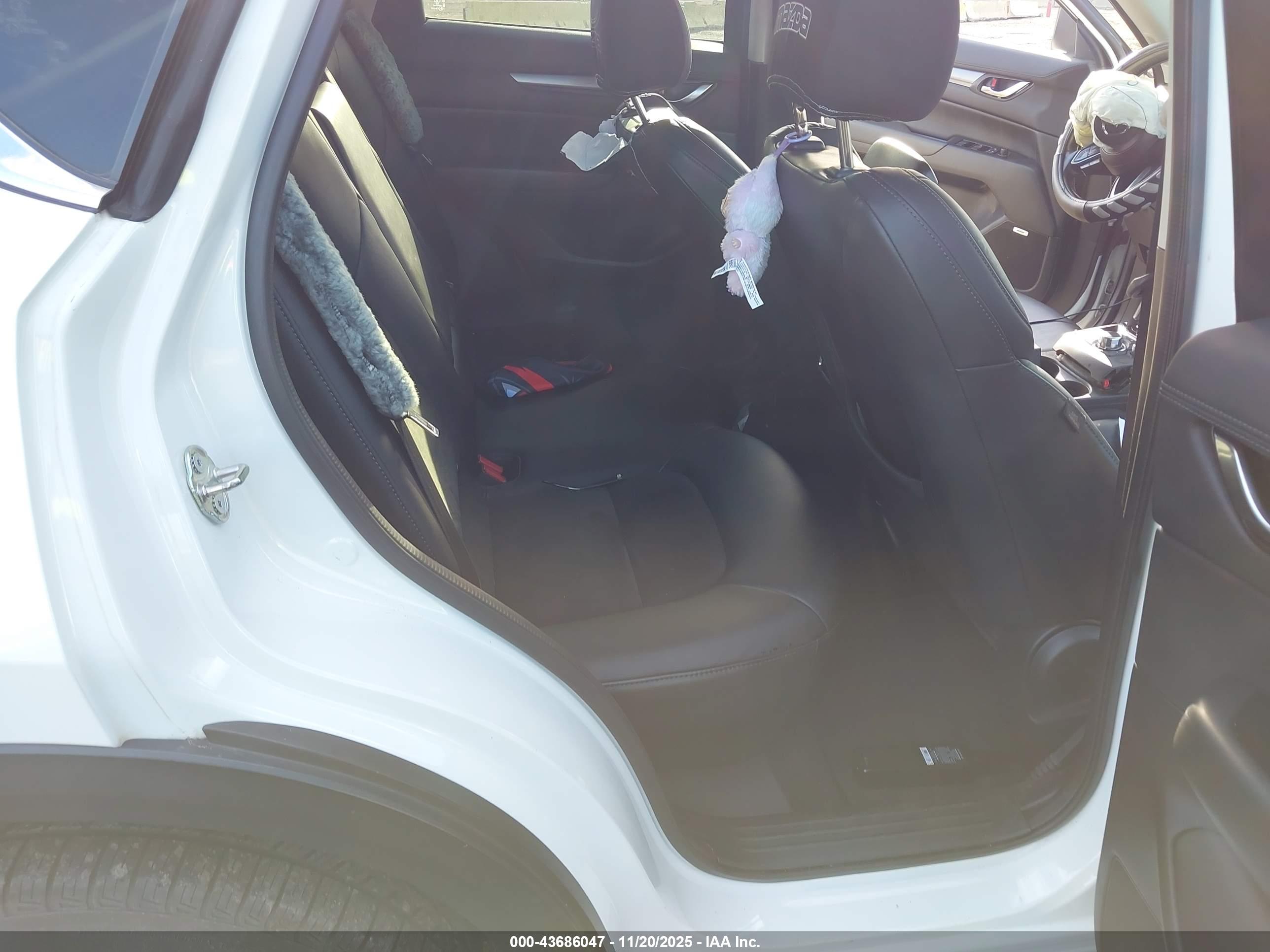 MAZDA CX-5 image 8