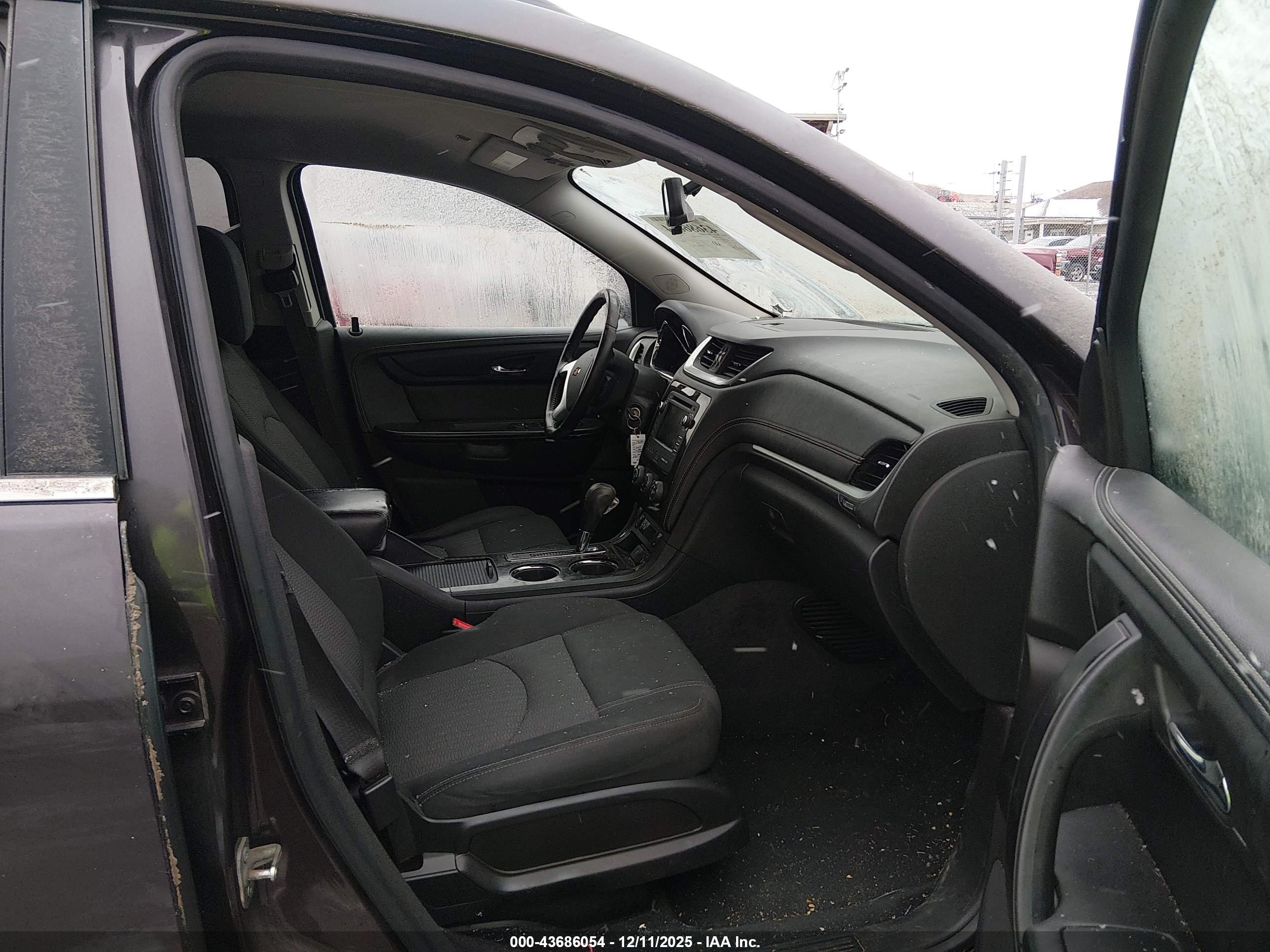 CHEVROLET TRAVERSE image 5