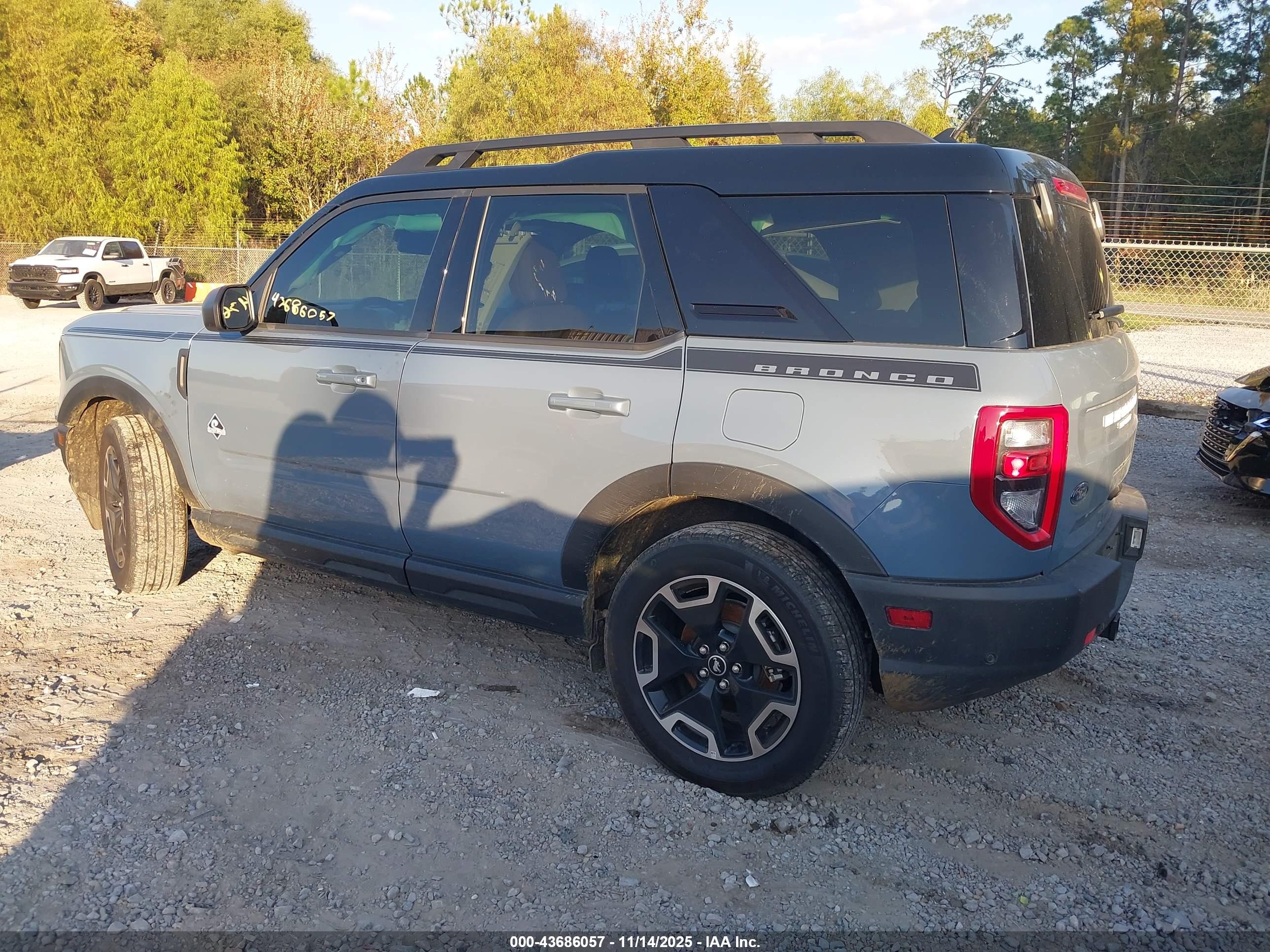 FORD BRONCO image 3