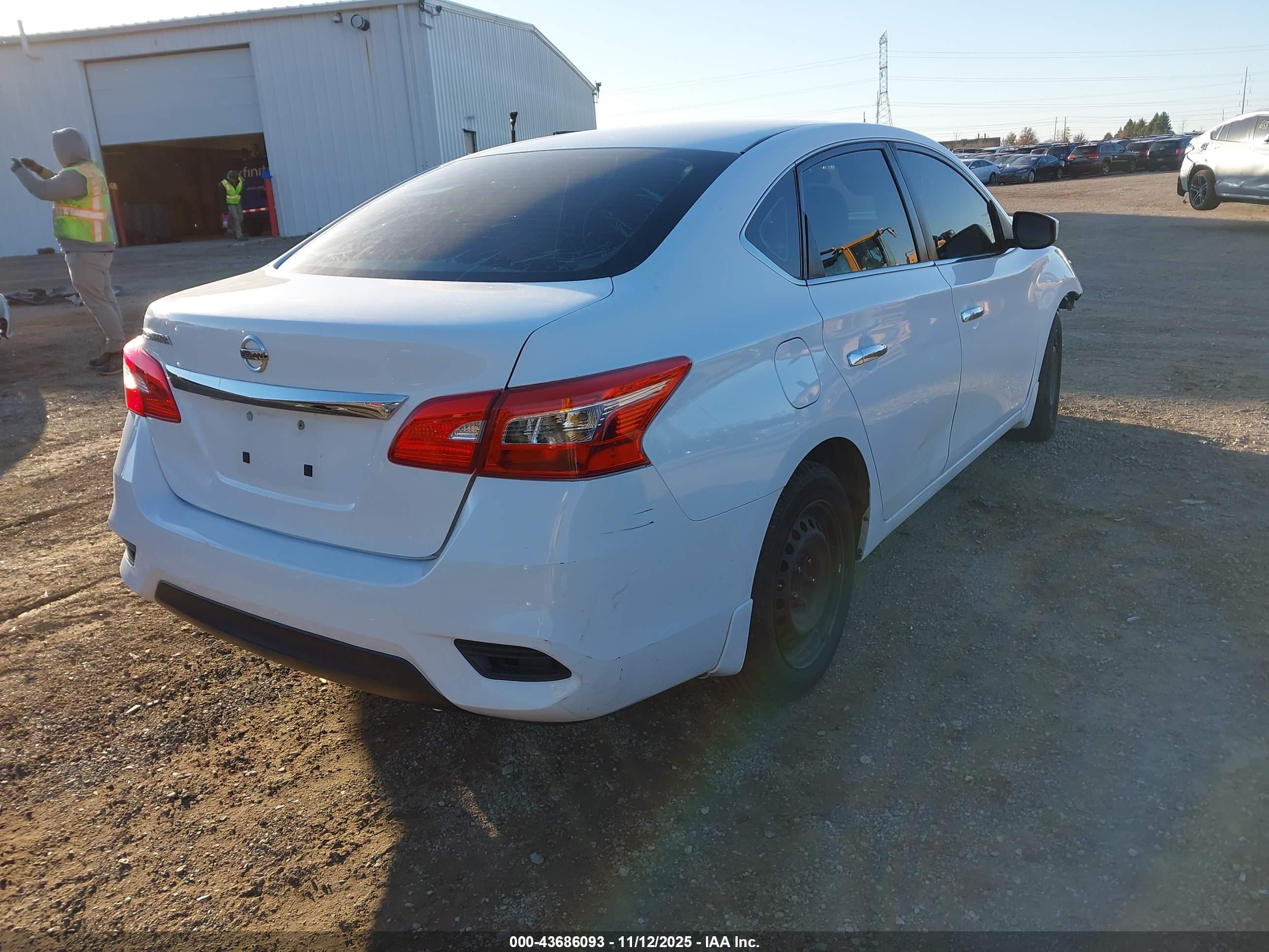 NISSAN SENTRA image 4