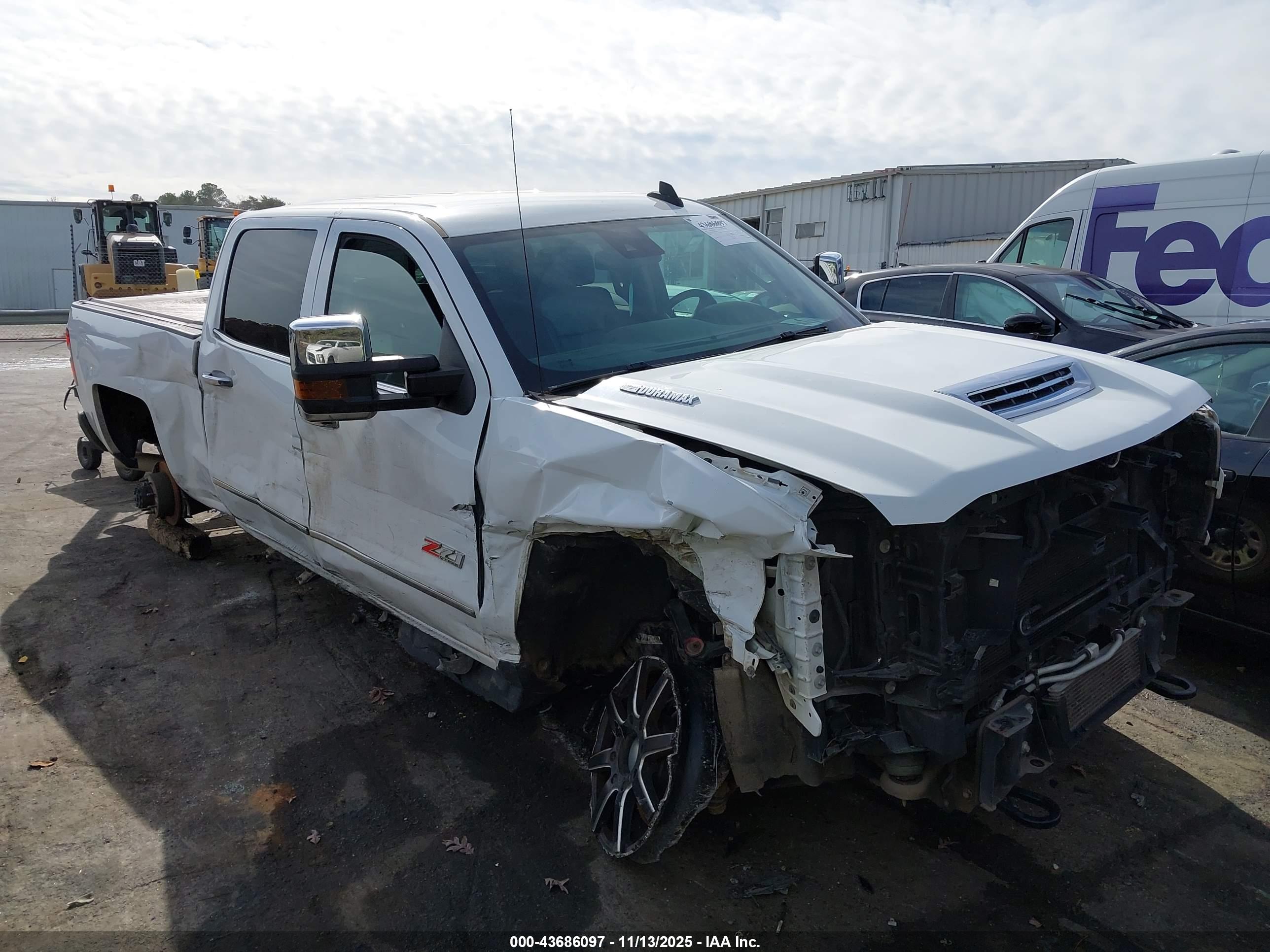 CHEVROLET SILVERADO image 6