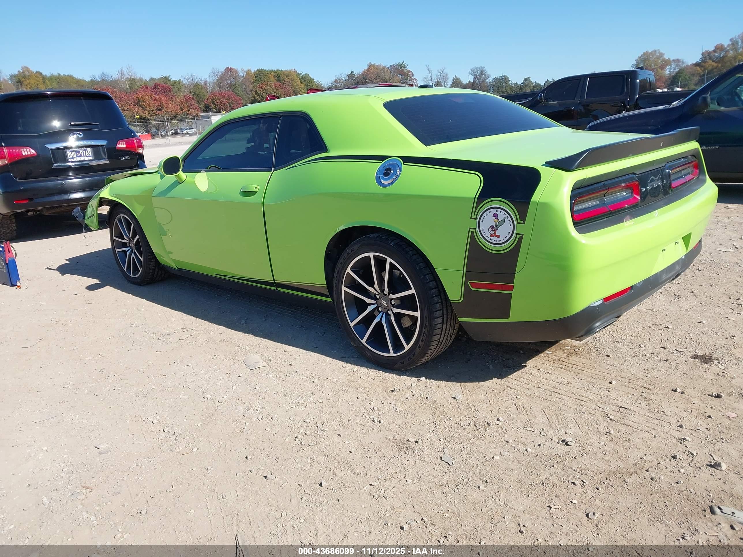DODGE CHALLENGER image 3