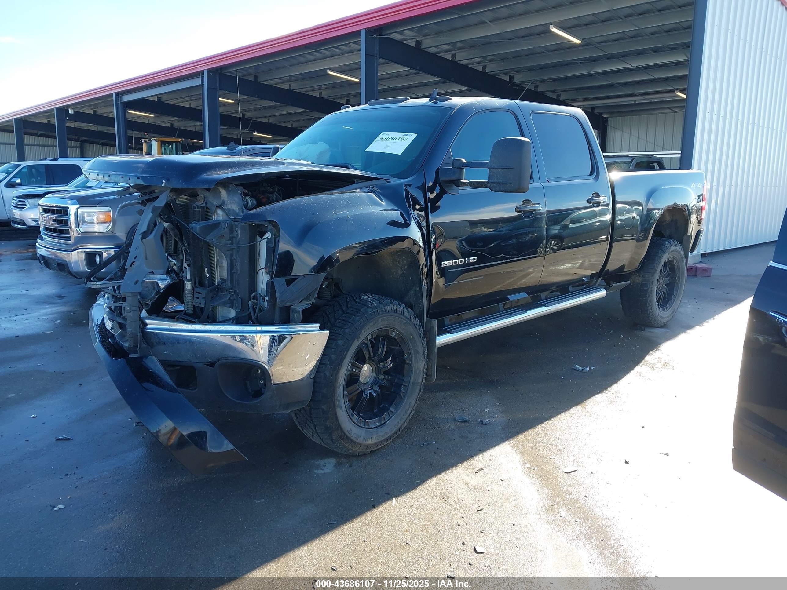 GMC SIERRA image 2