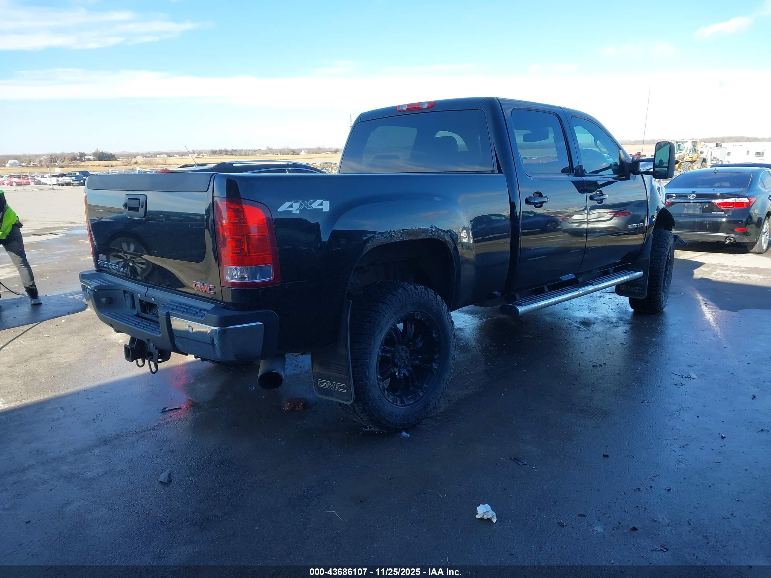 GMC SIERRA image 4