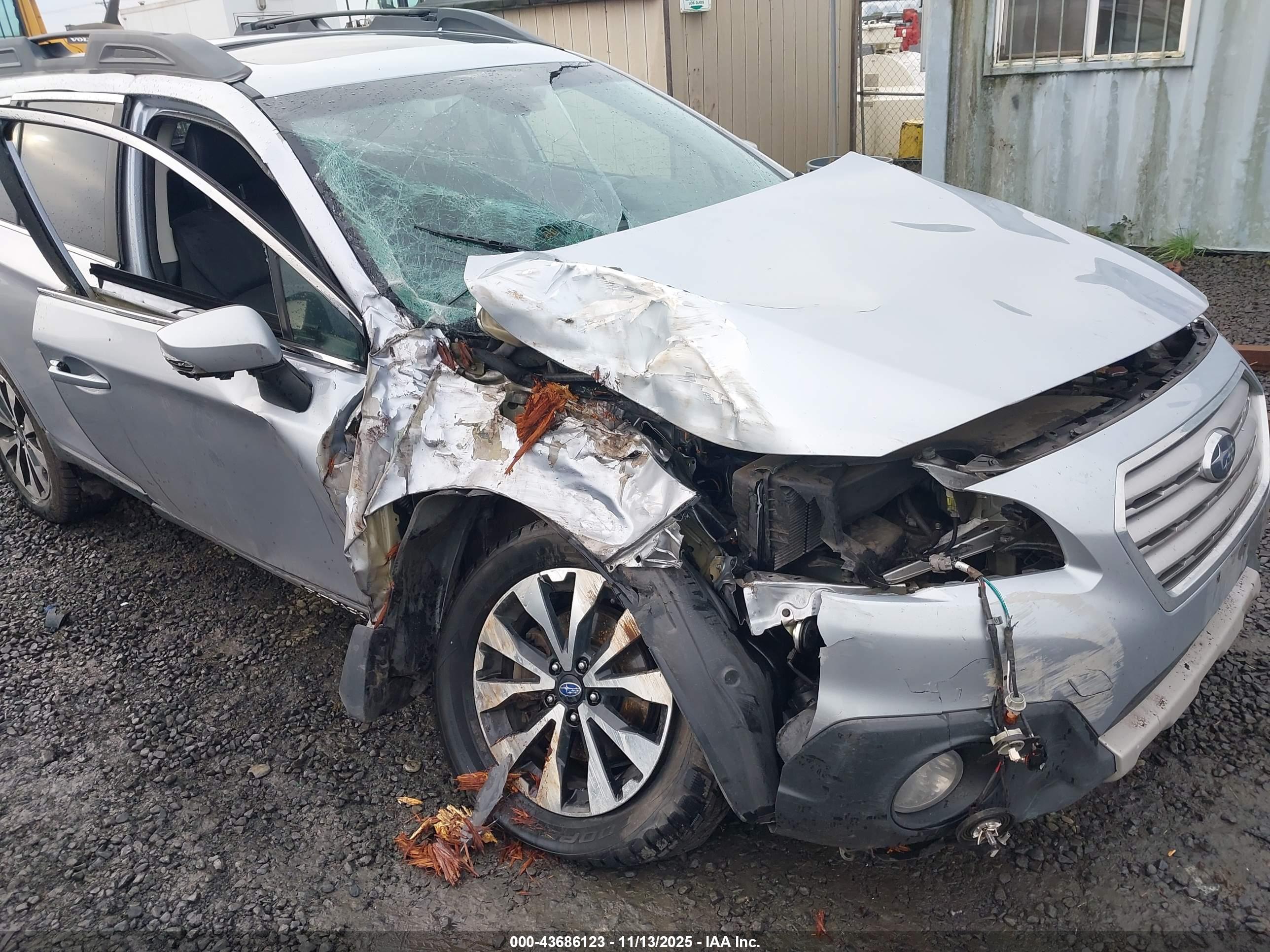 SUBARU OUTBACK image 6