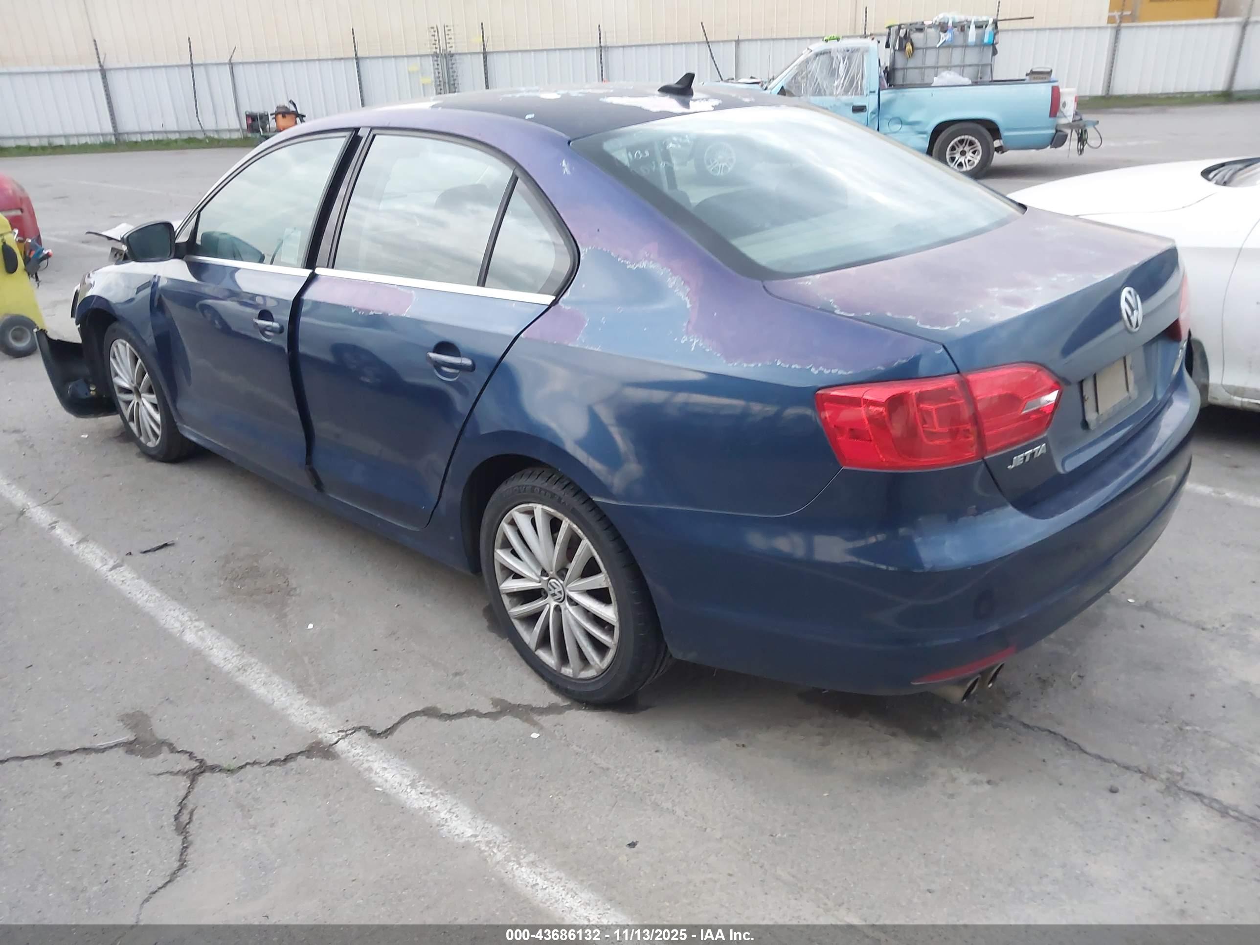 VOLKSWAGEN JETTA image 3