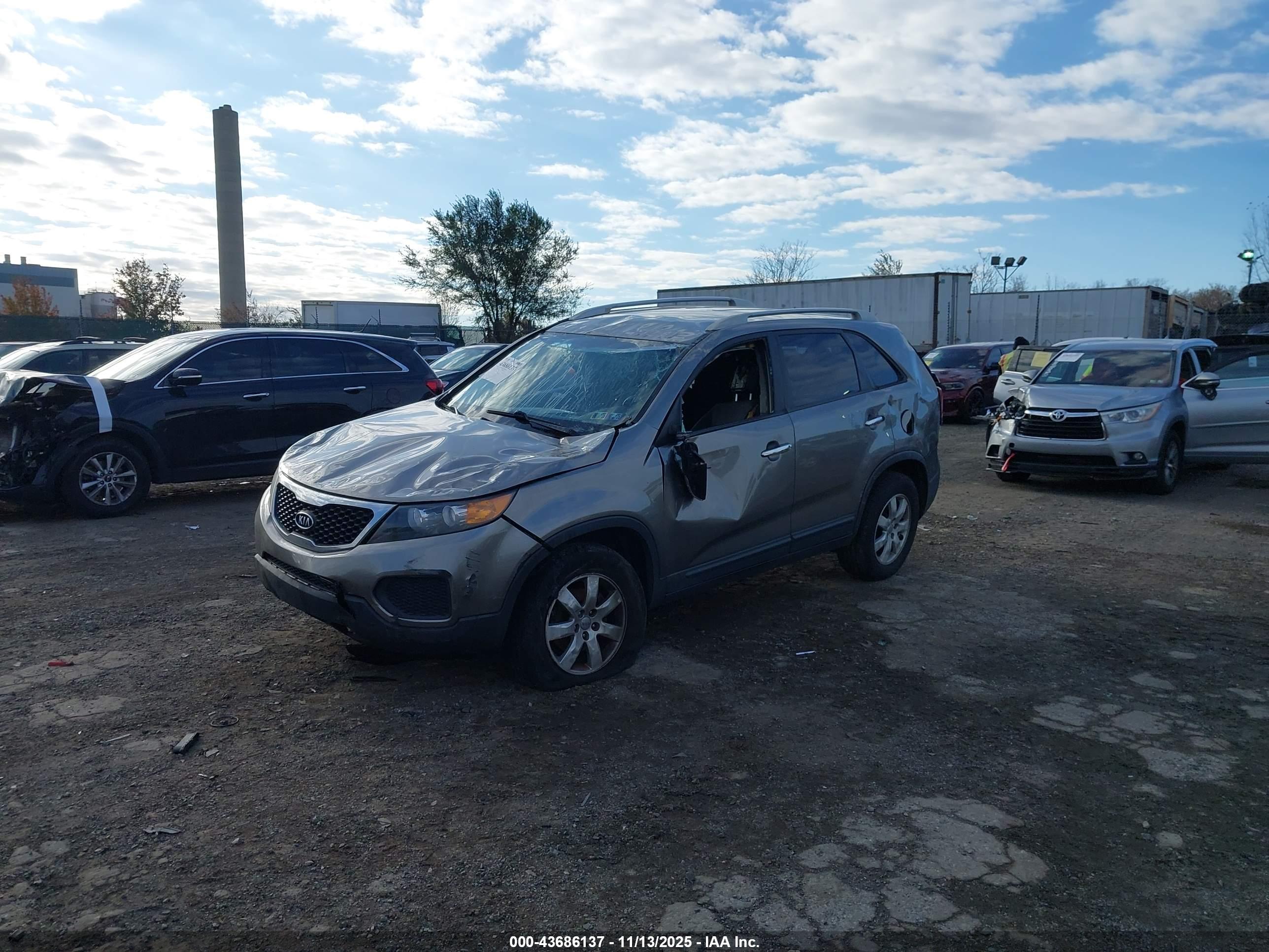 KIA SORENTO image 2