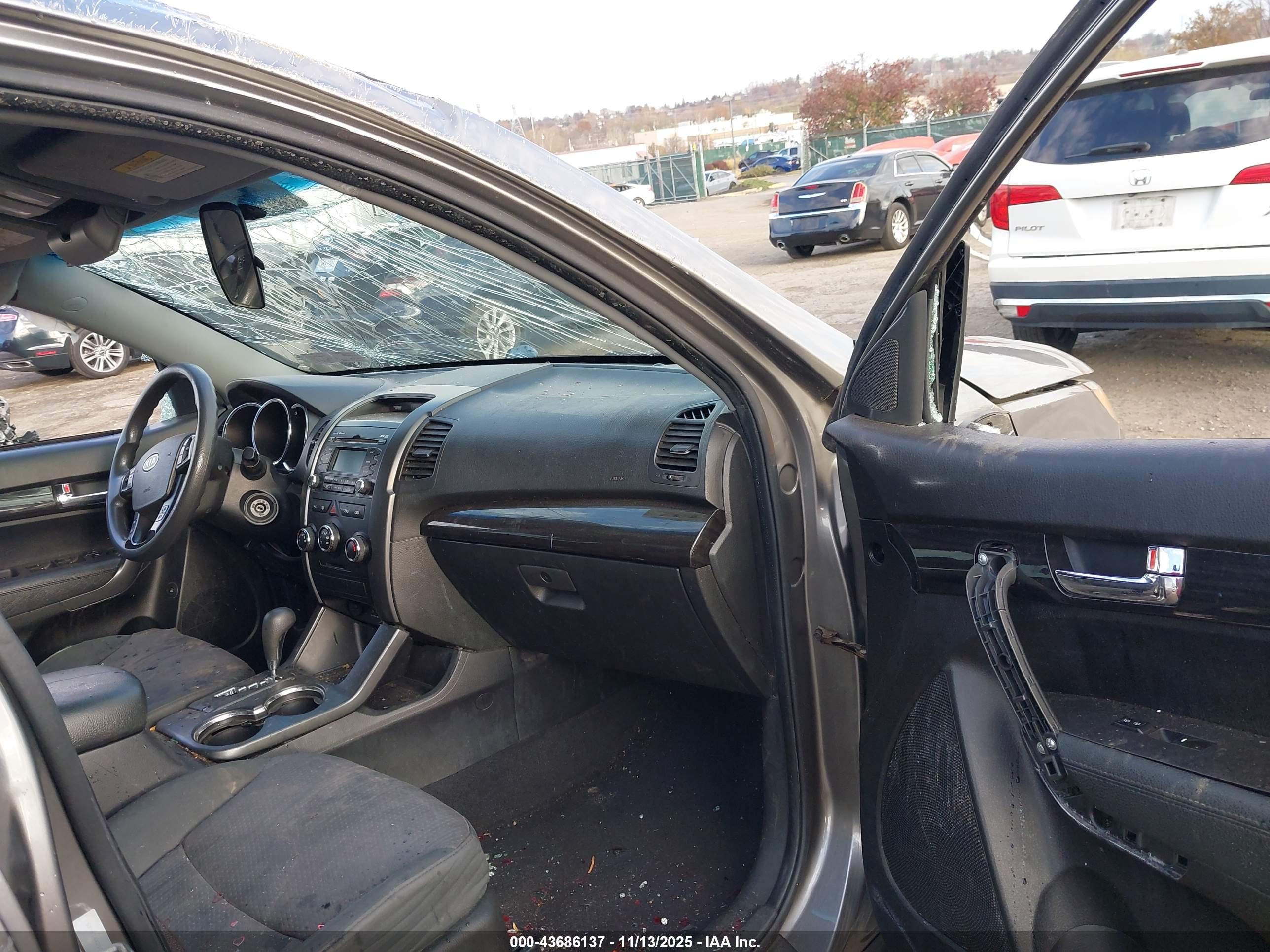 KIA SORENTO image 5