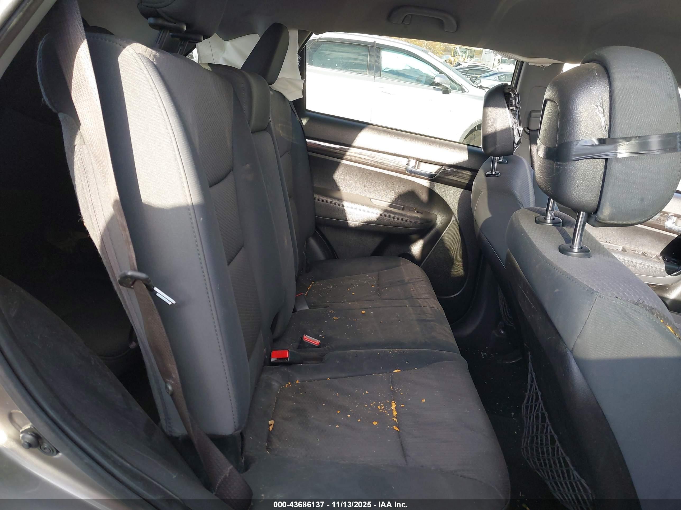 KIA SORENTO image 8