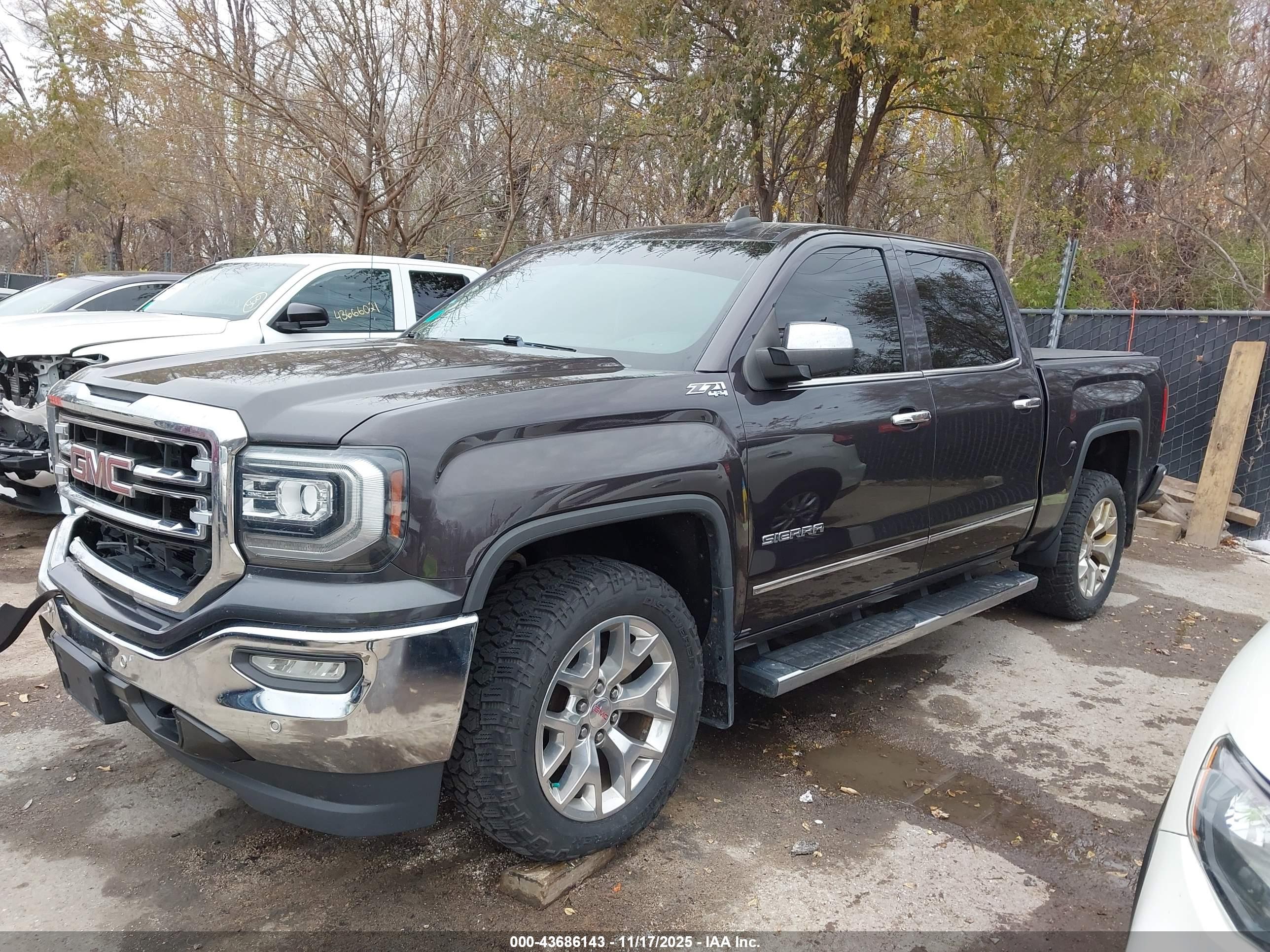 GMC SIERRA image 2