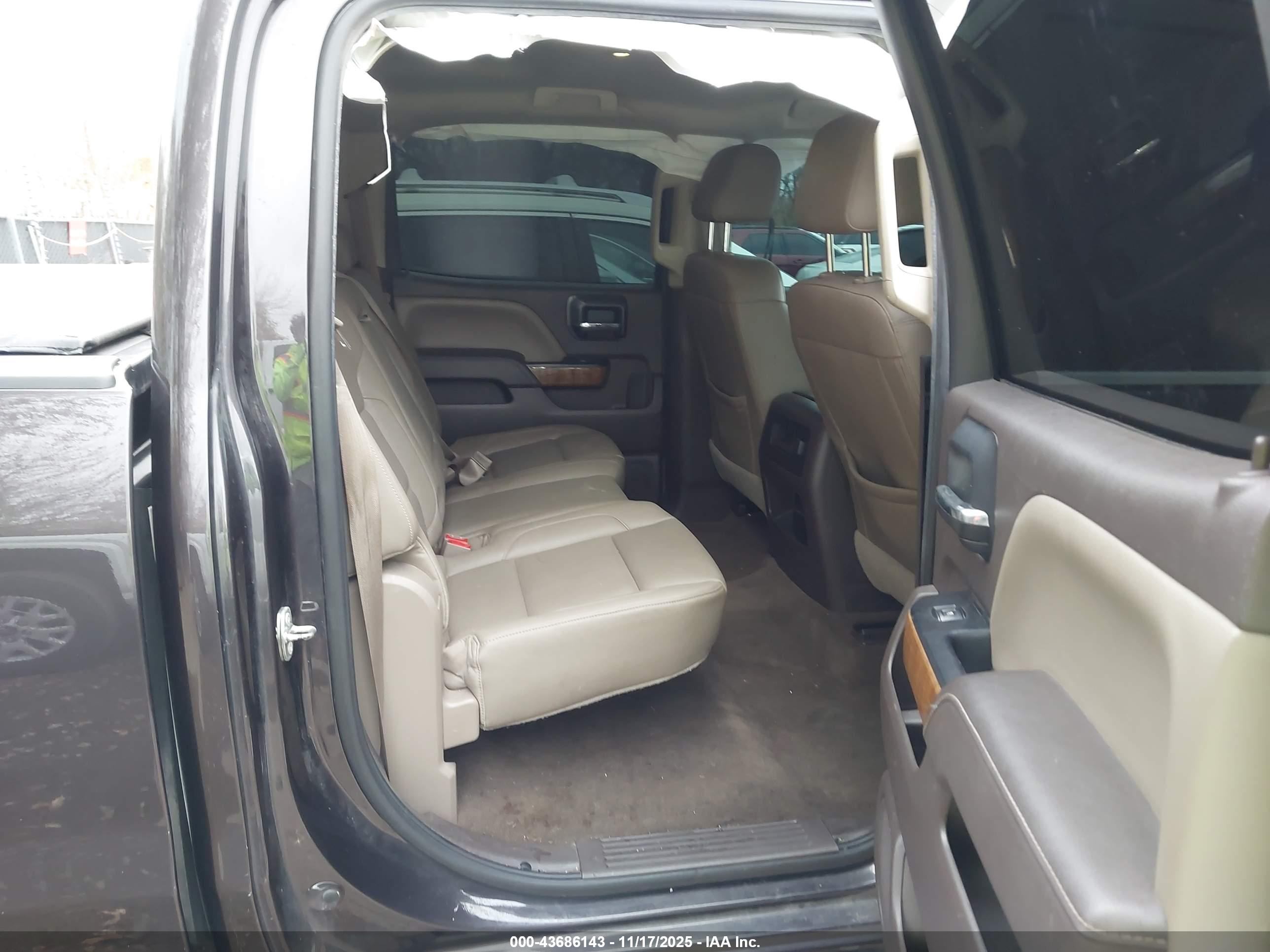 GMC SIERRA image 8
