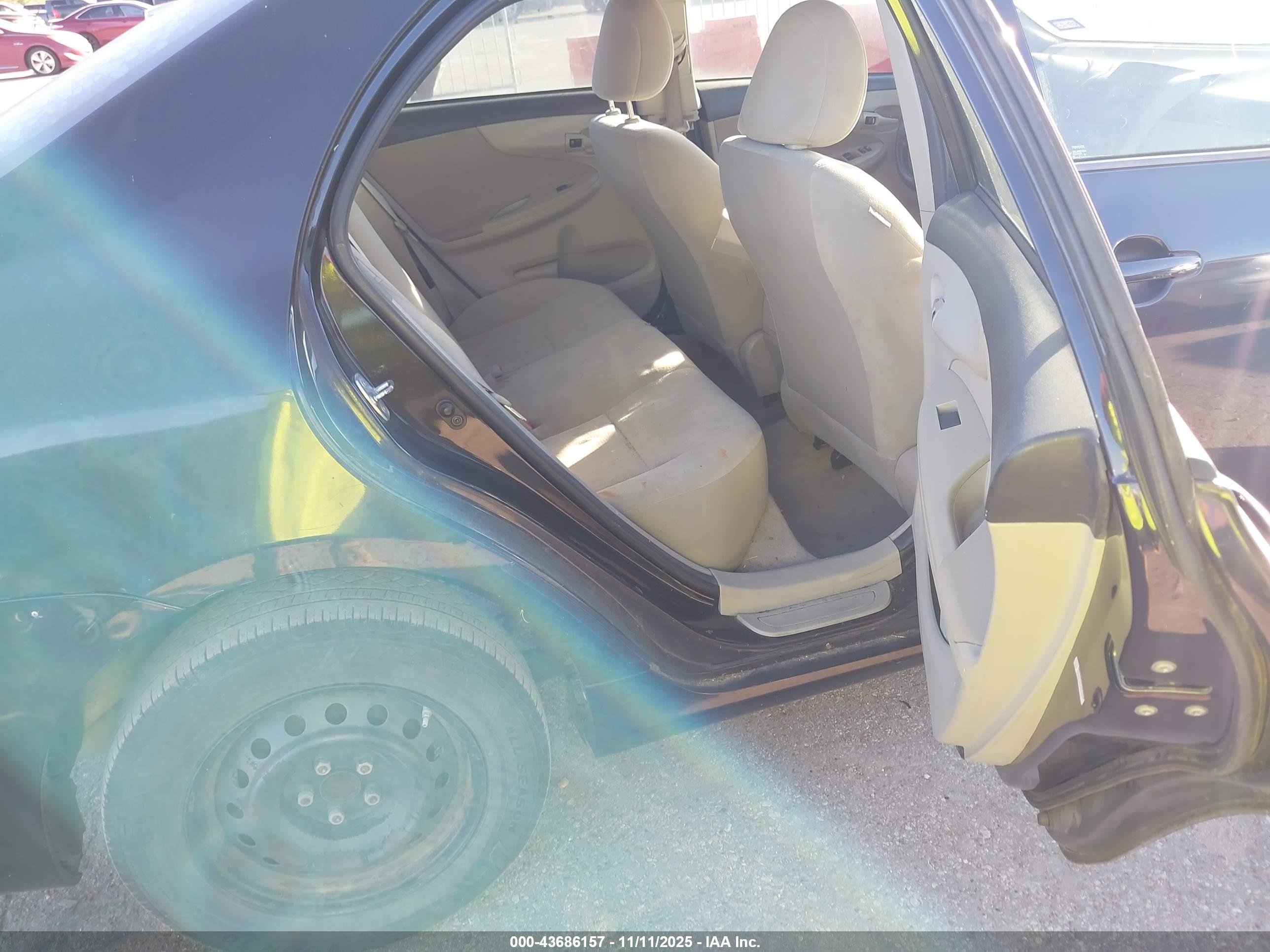 TOYOTA COROLLA image 8