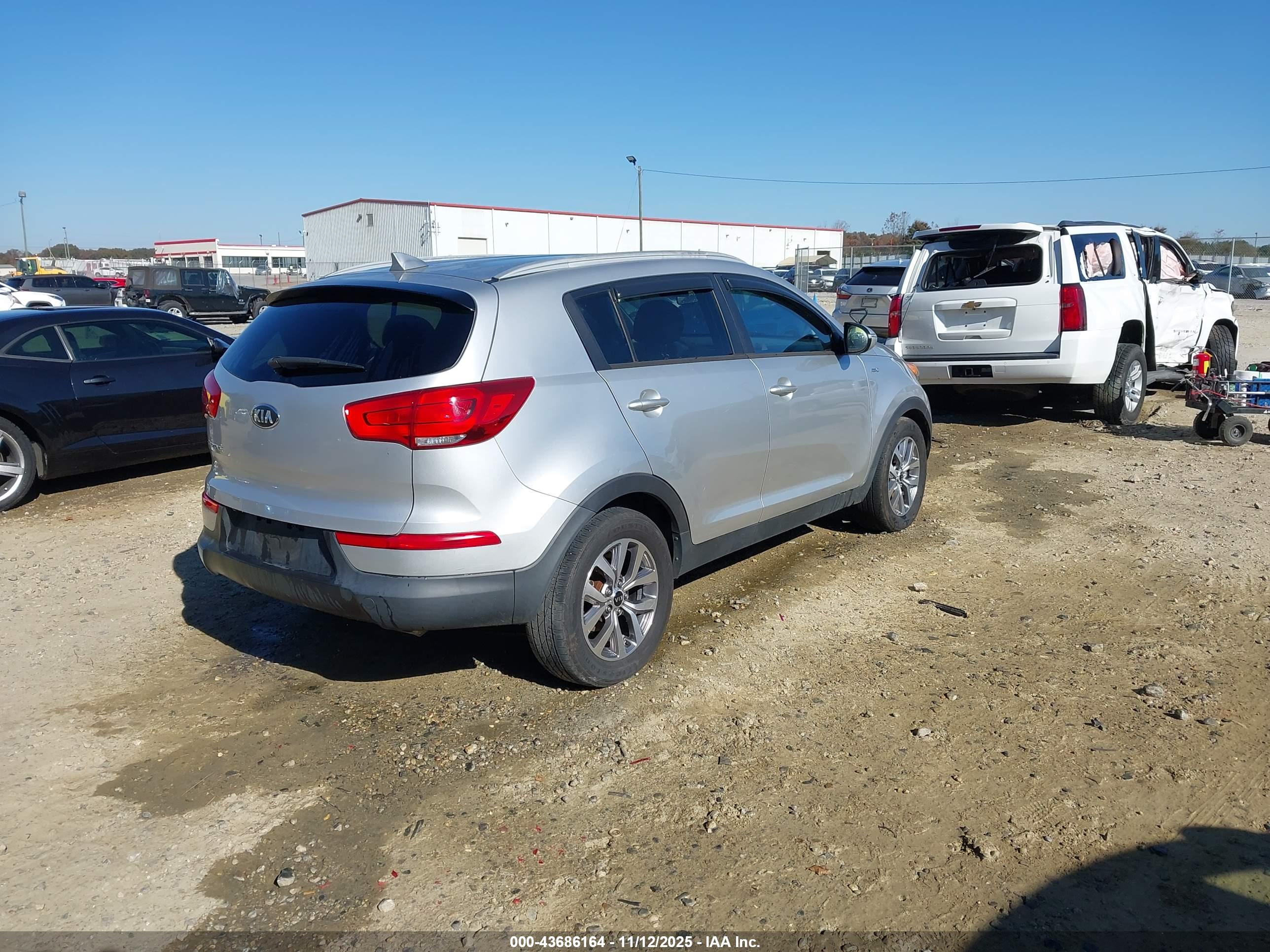 KIA SPORTAGE image 4