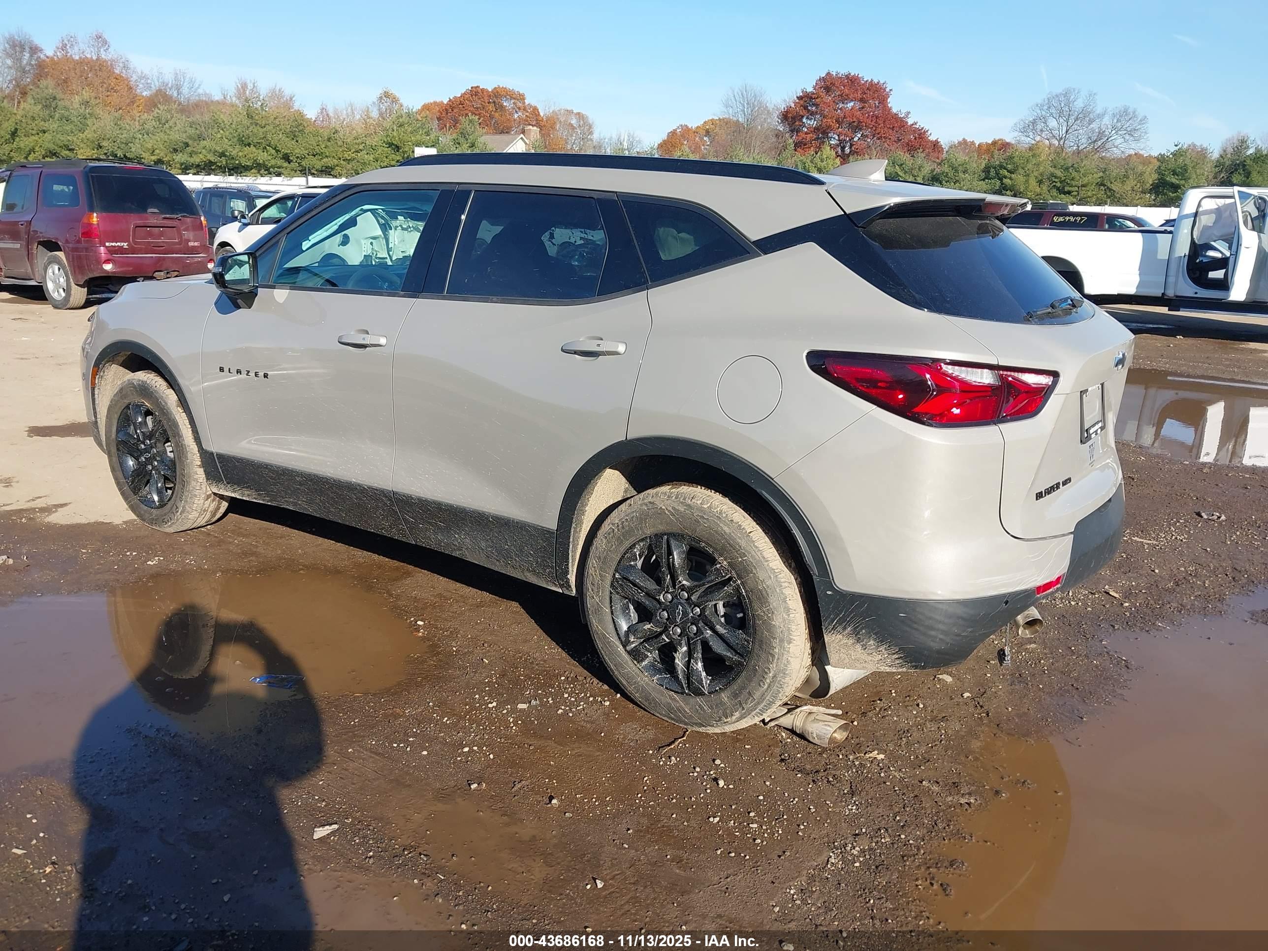 CHEVROLET BLAZER image 3