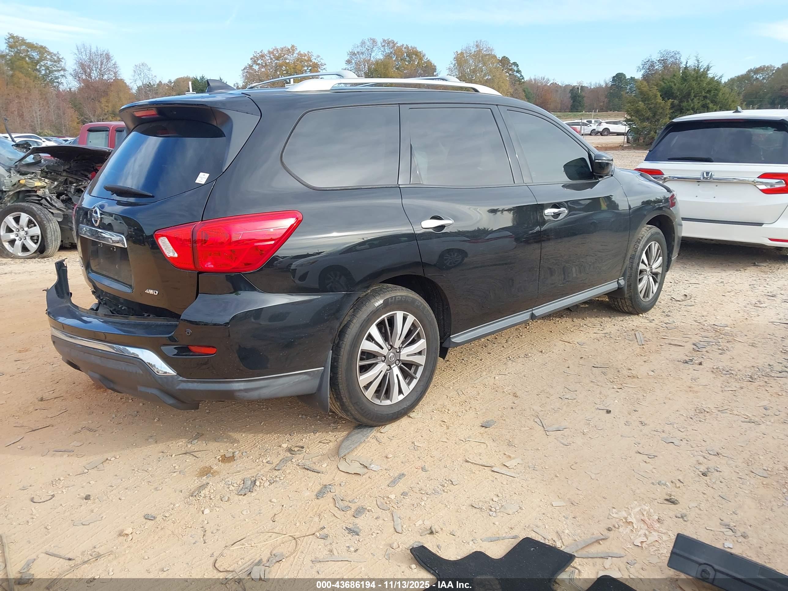 NISSAN PATHFINDER image 4