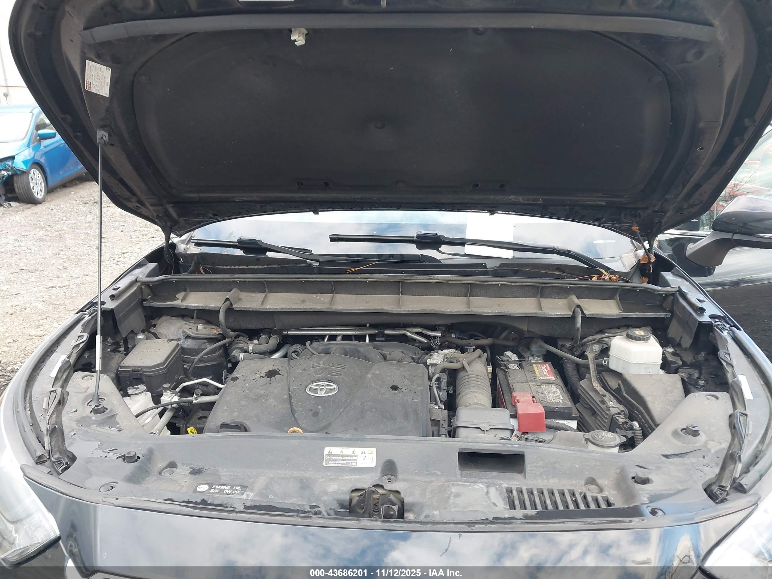 TOYOTA HIGHLANDER image 10