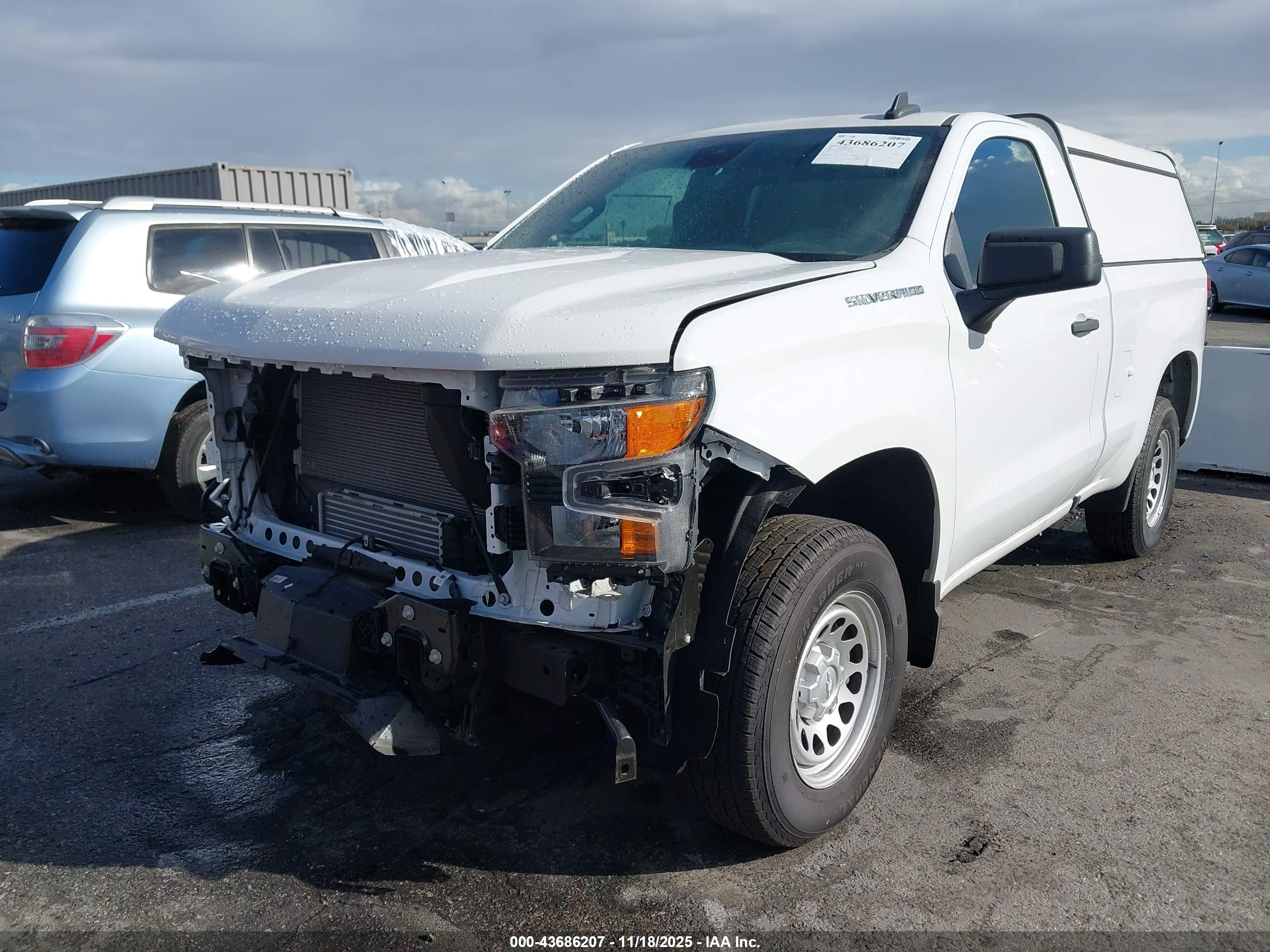 CHEVROLET SILVERADO image 2