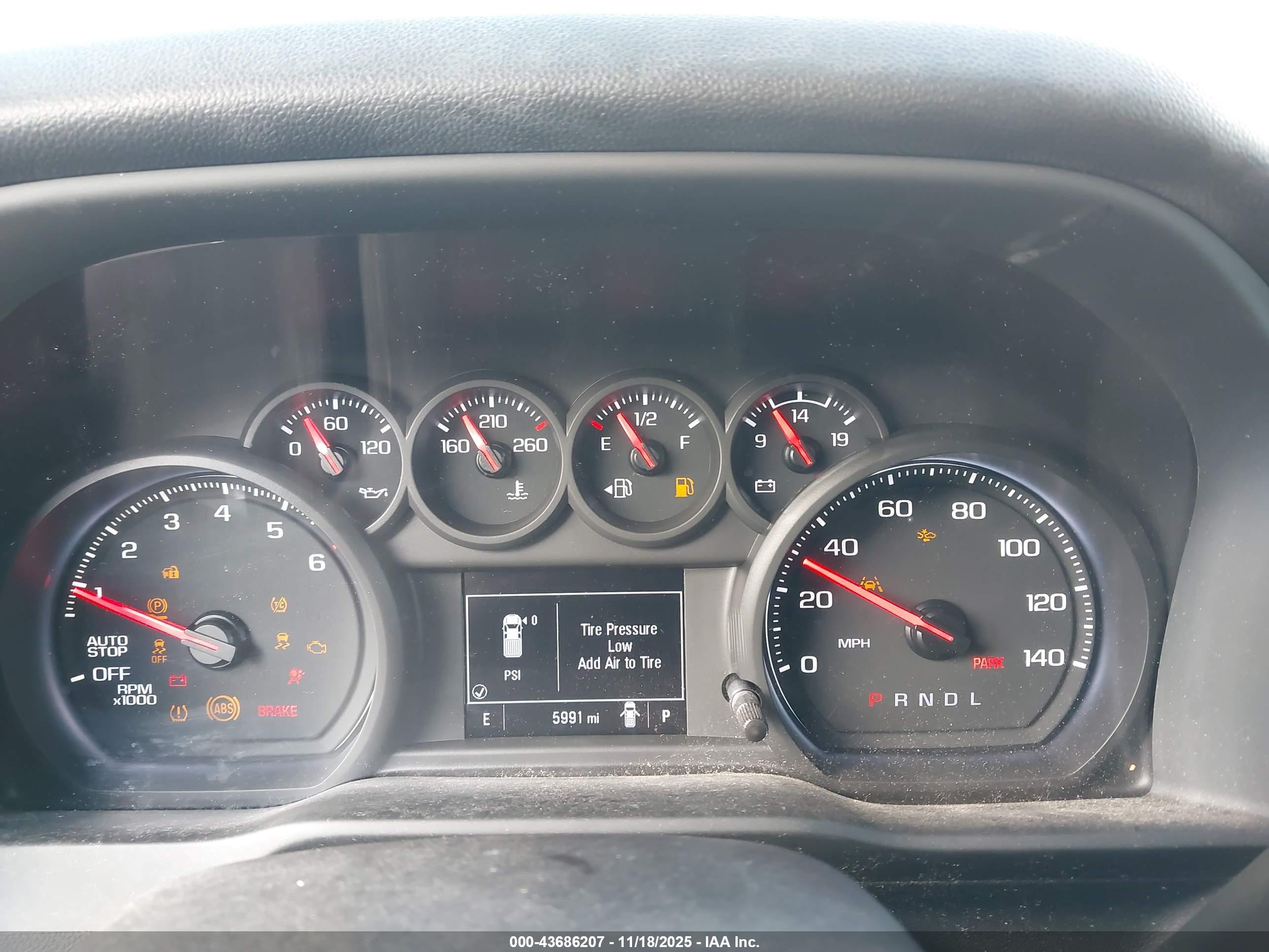 CHEVROLET SILVERADO image 7