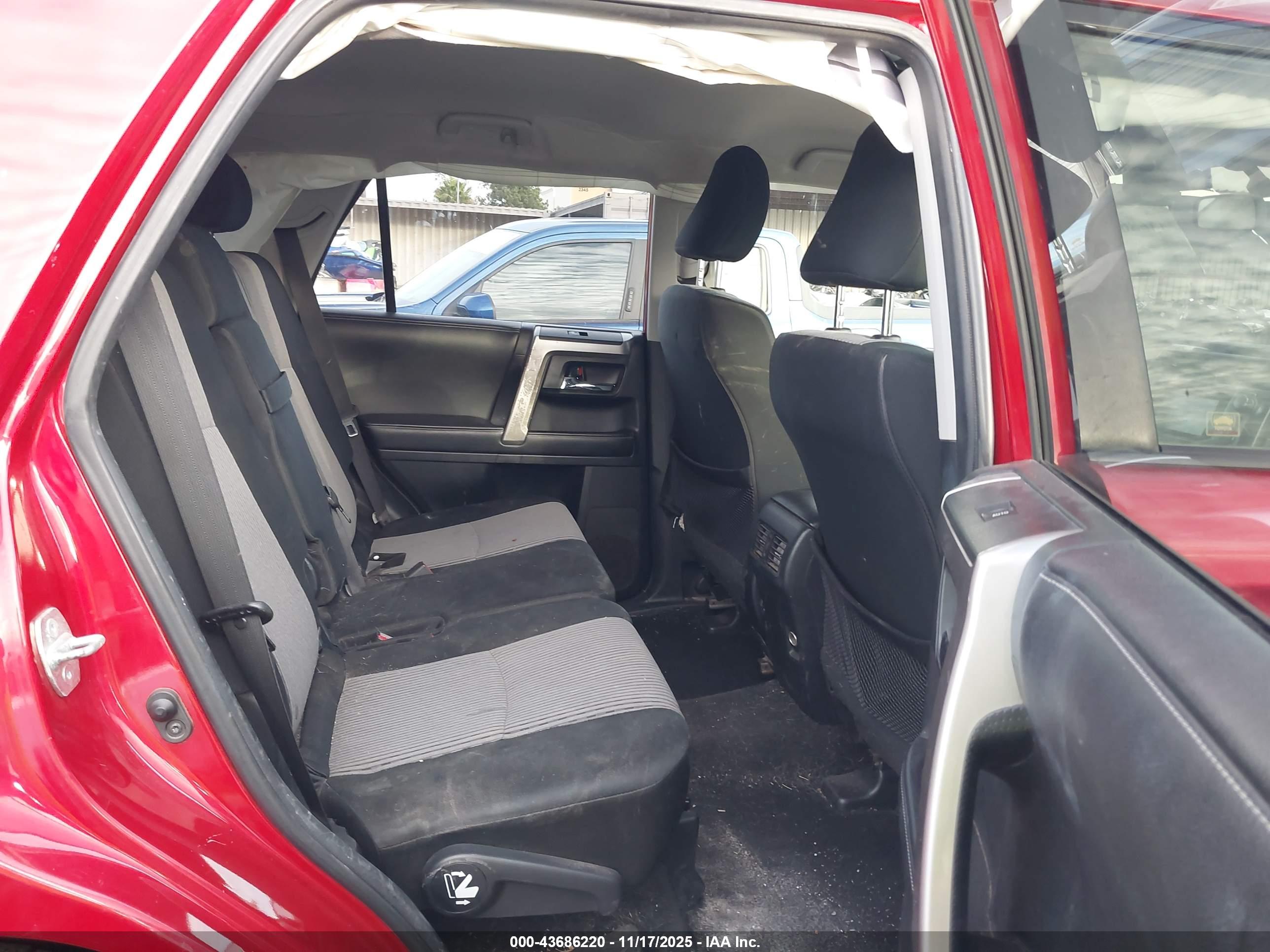 TOYOTA 4RUNNER image 8