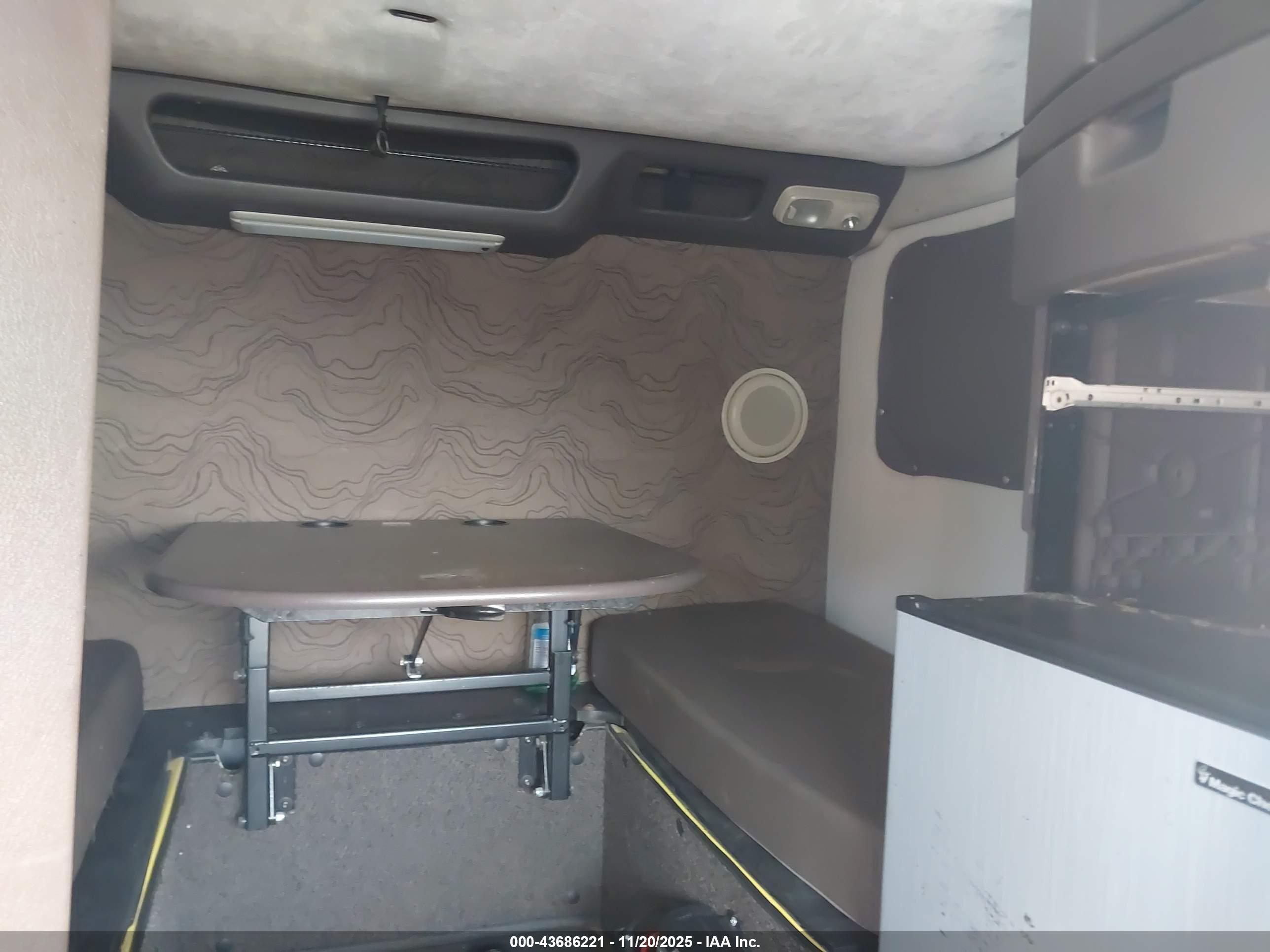 VOLVO VN image 7