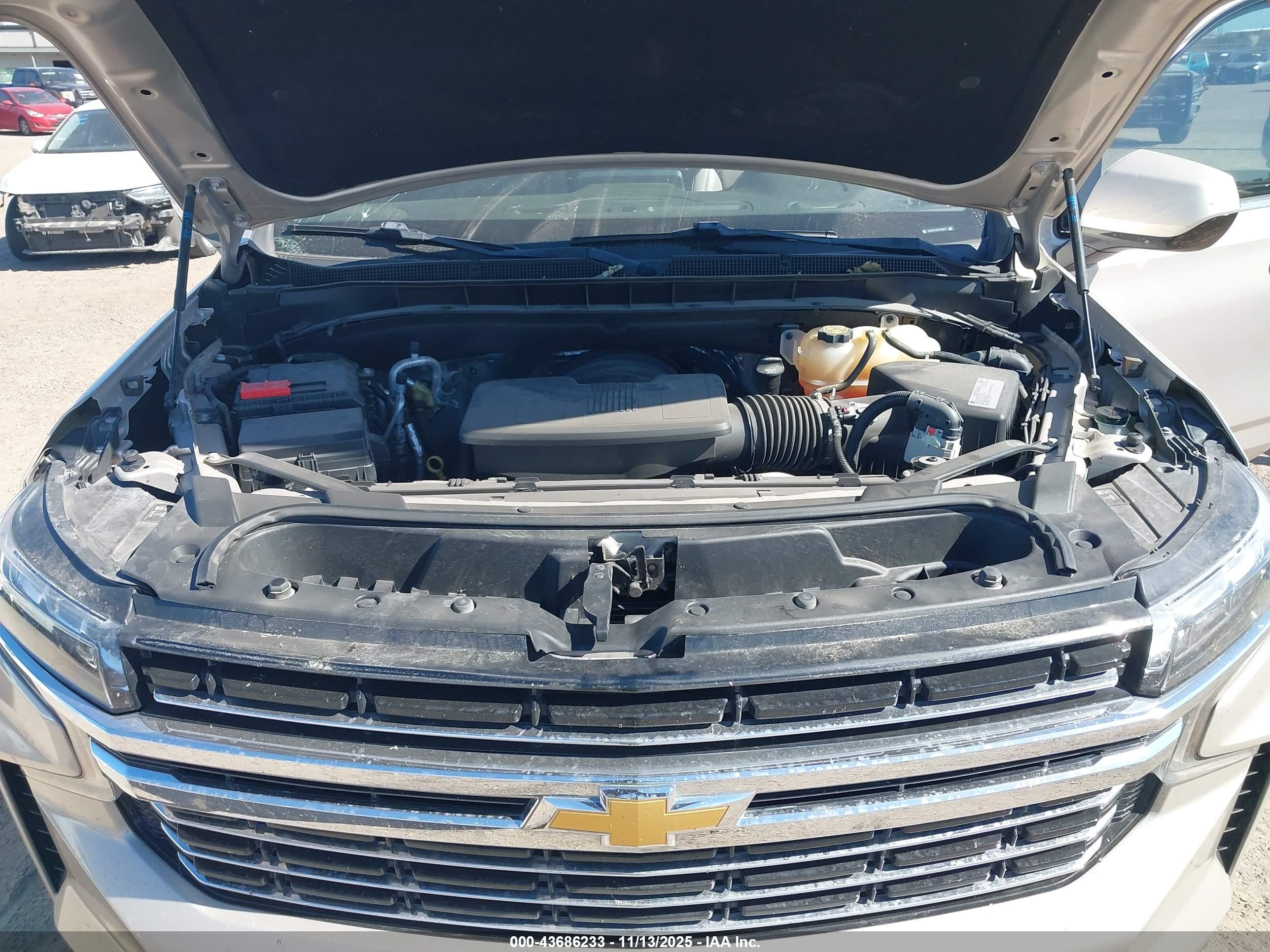 CHEVROLET SUBURBAN image 10