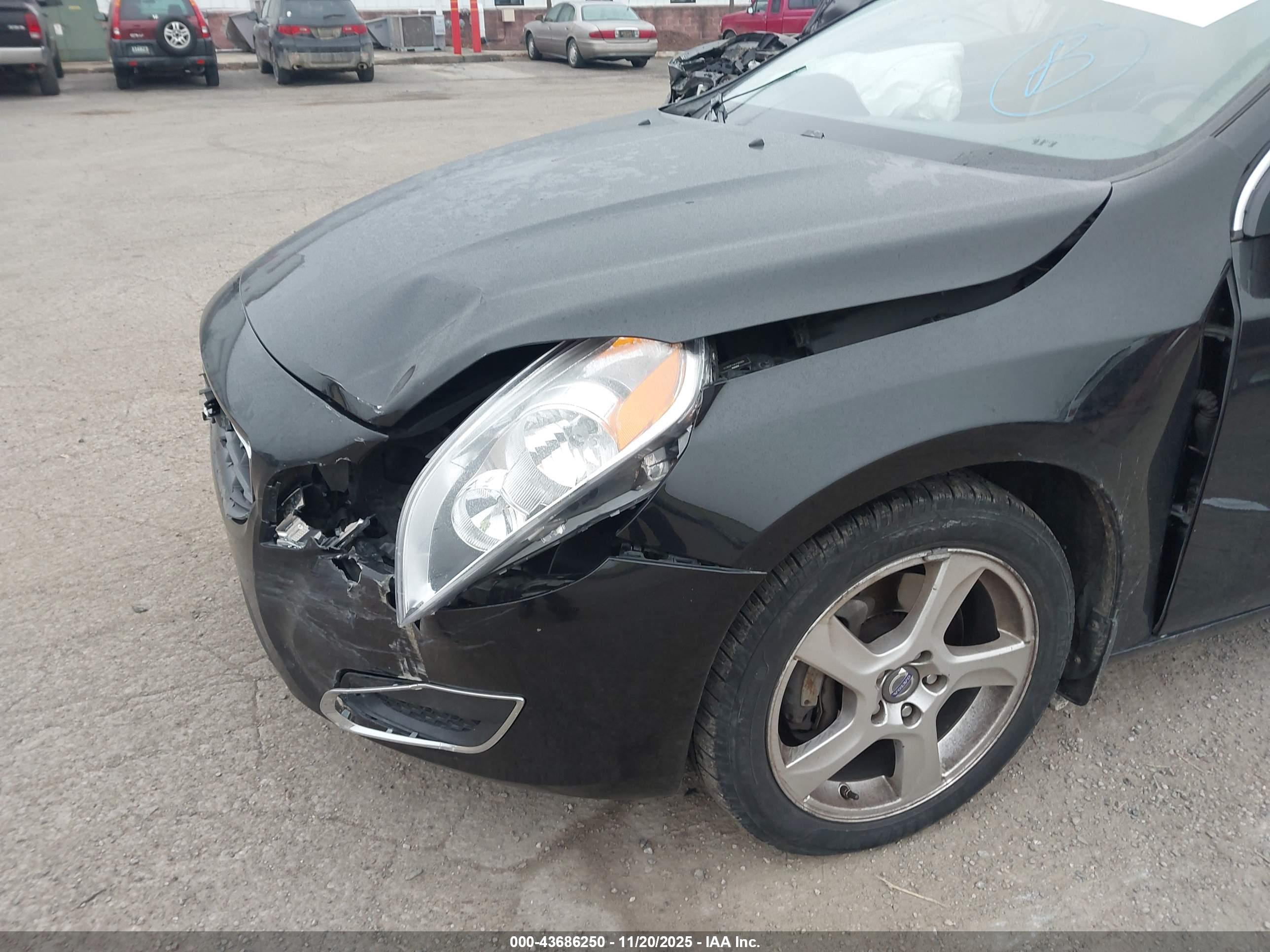 VOLVO S60 image 6