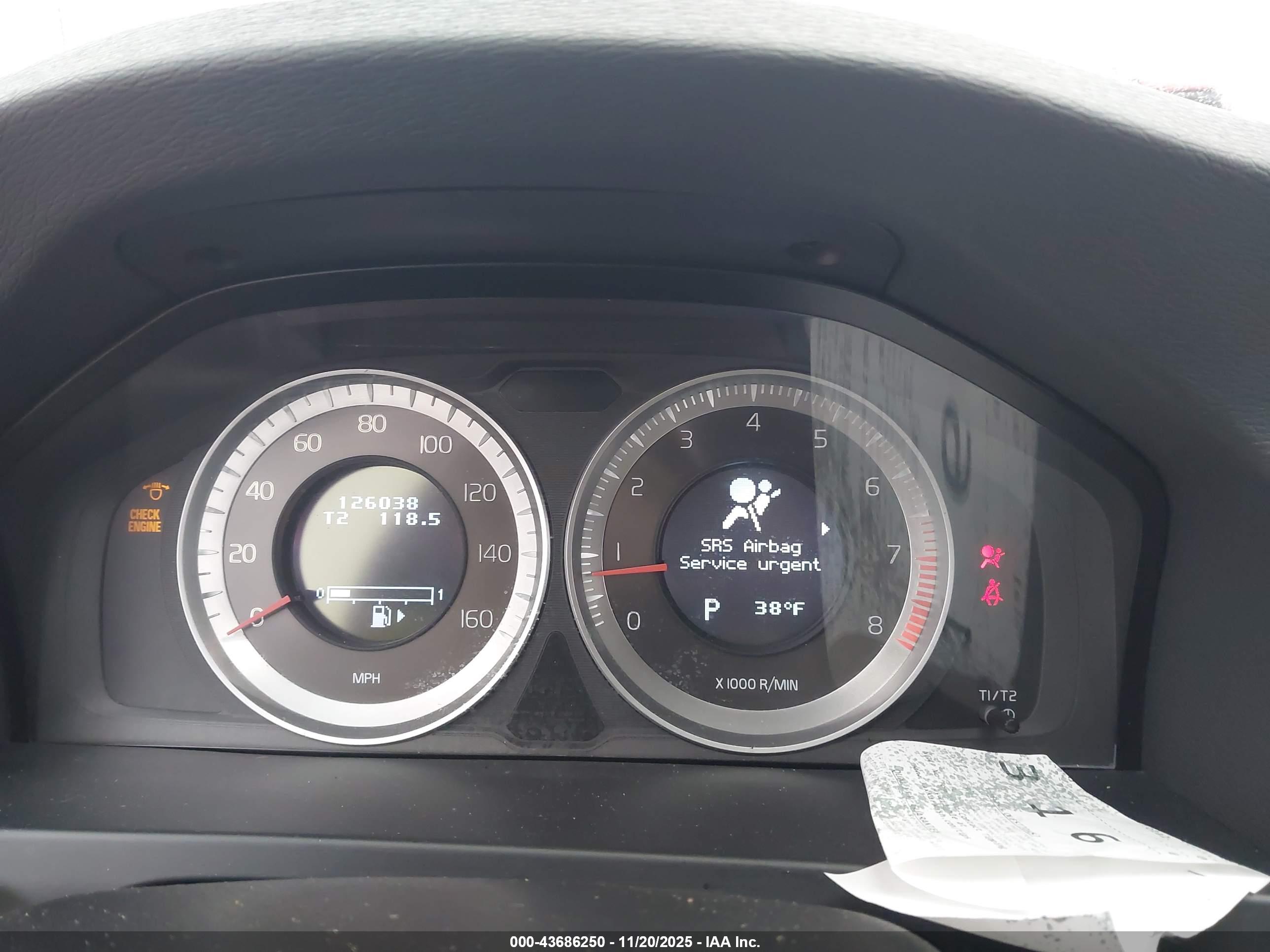 VOLVO S60 image 7