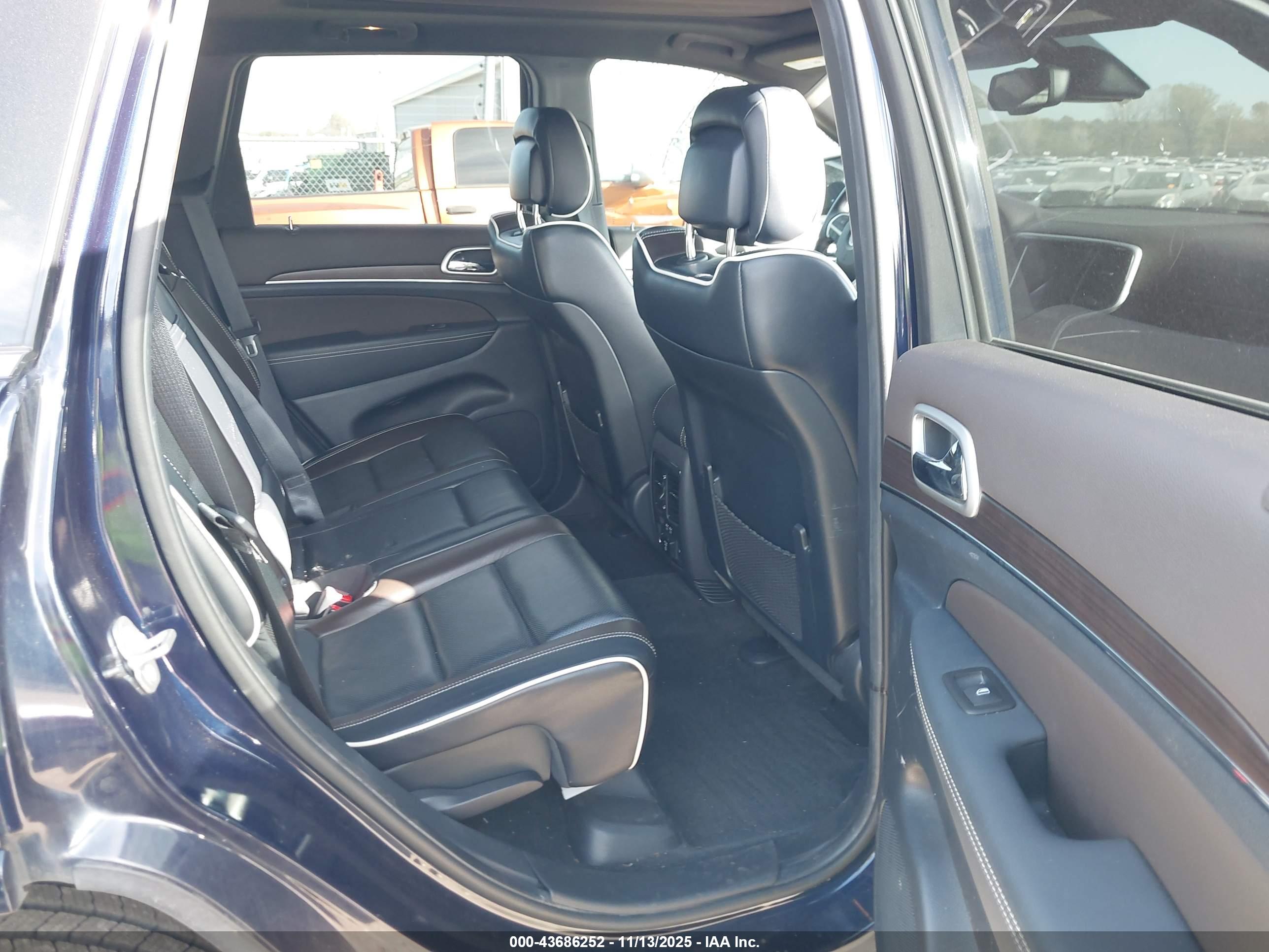JEEP GRAND image 8