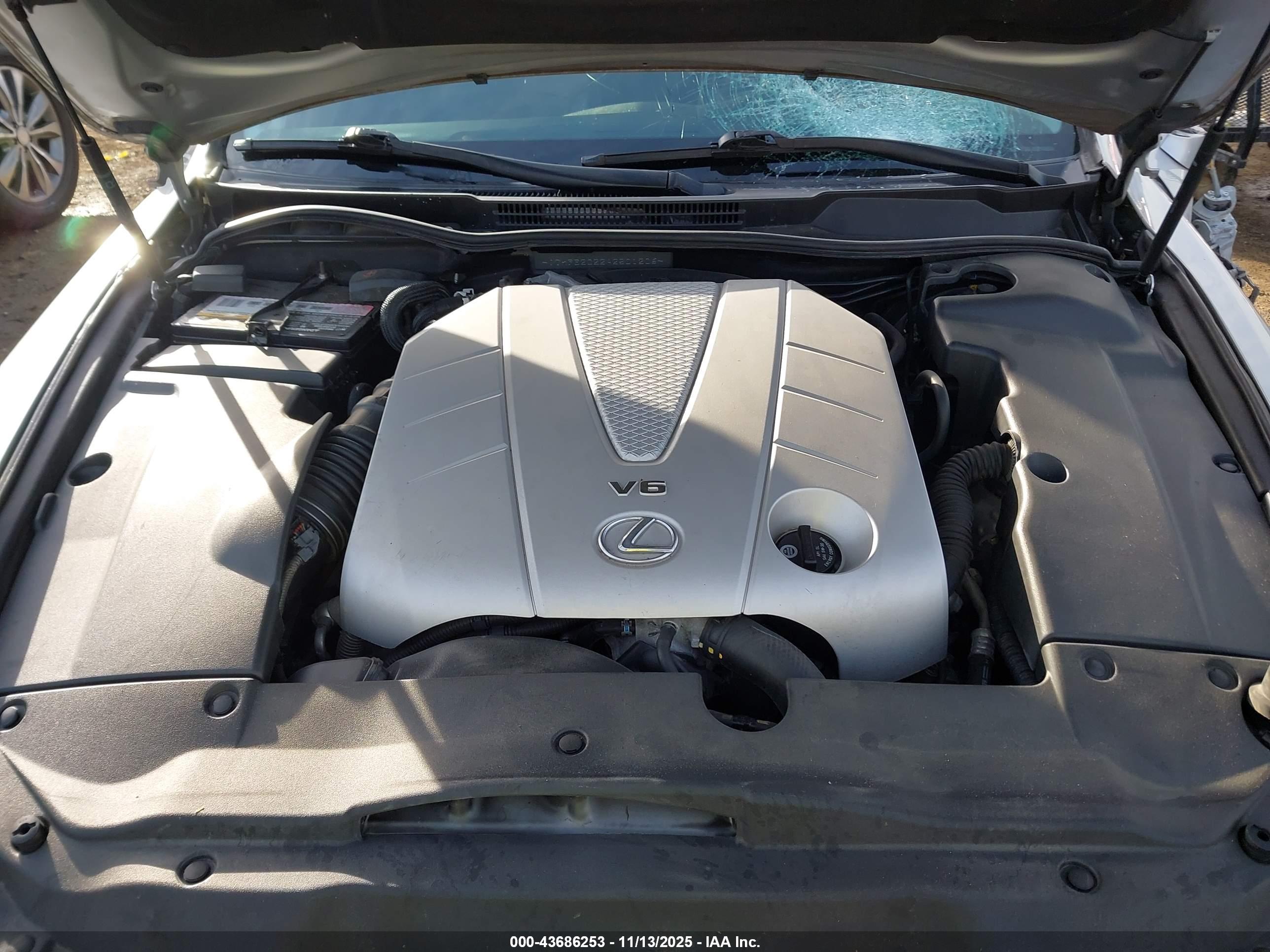LEXUS IS image 10