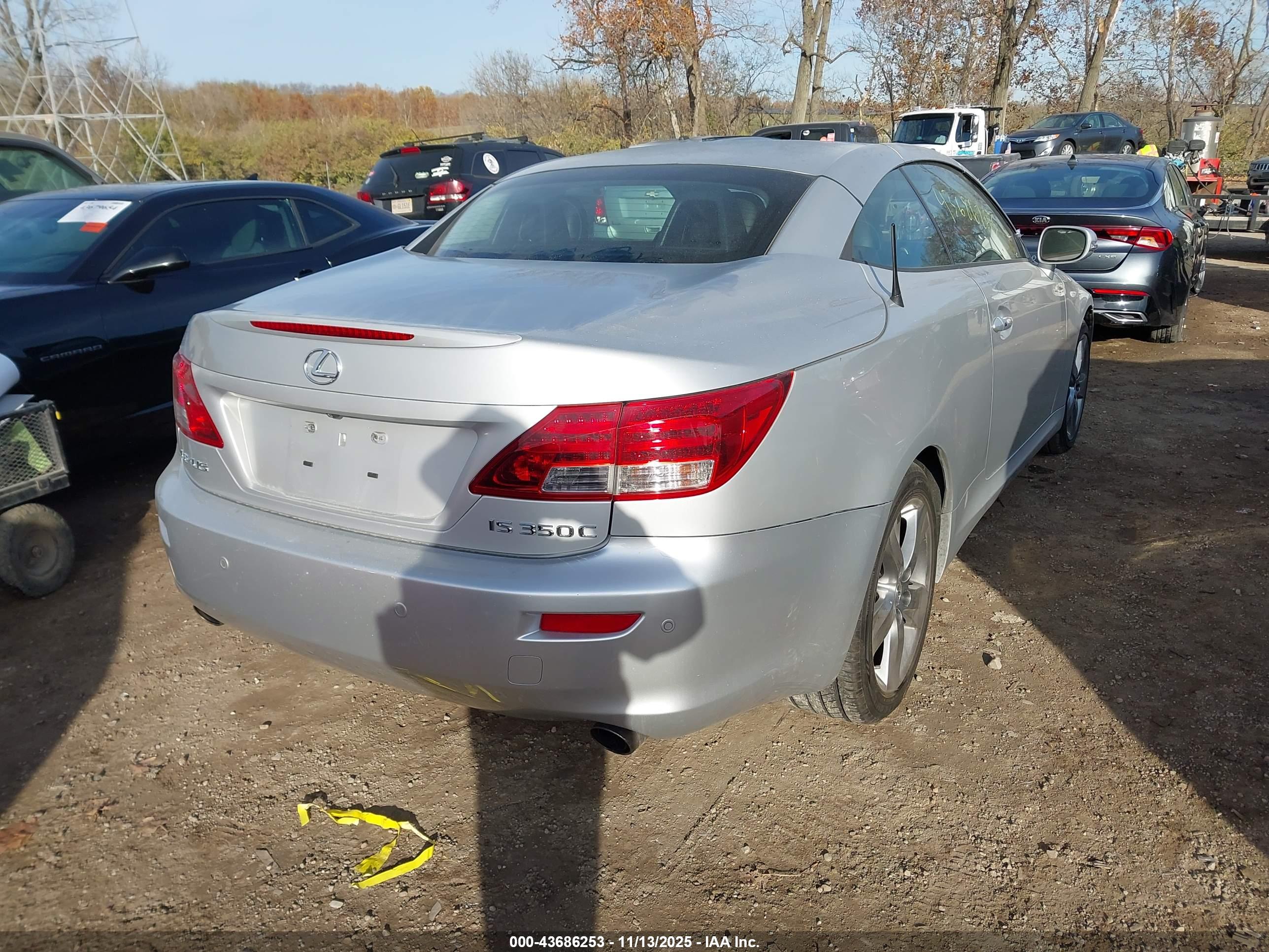 LEXUS IS image 4