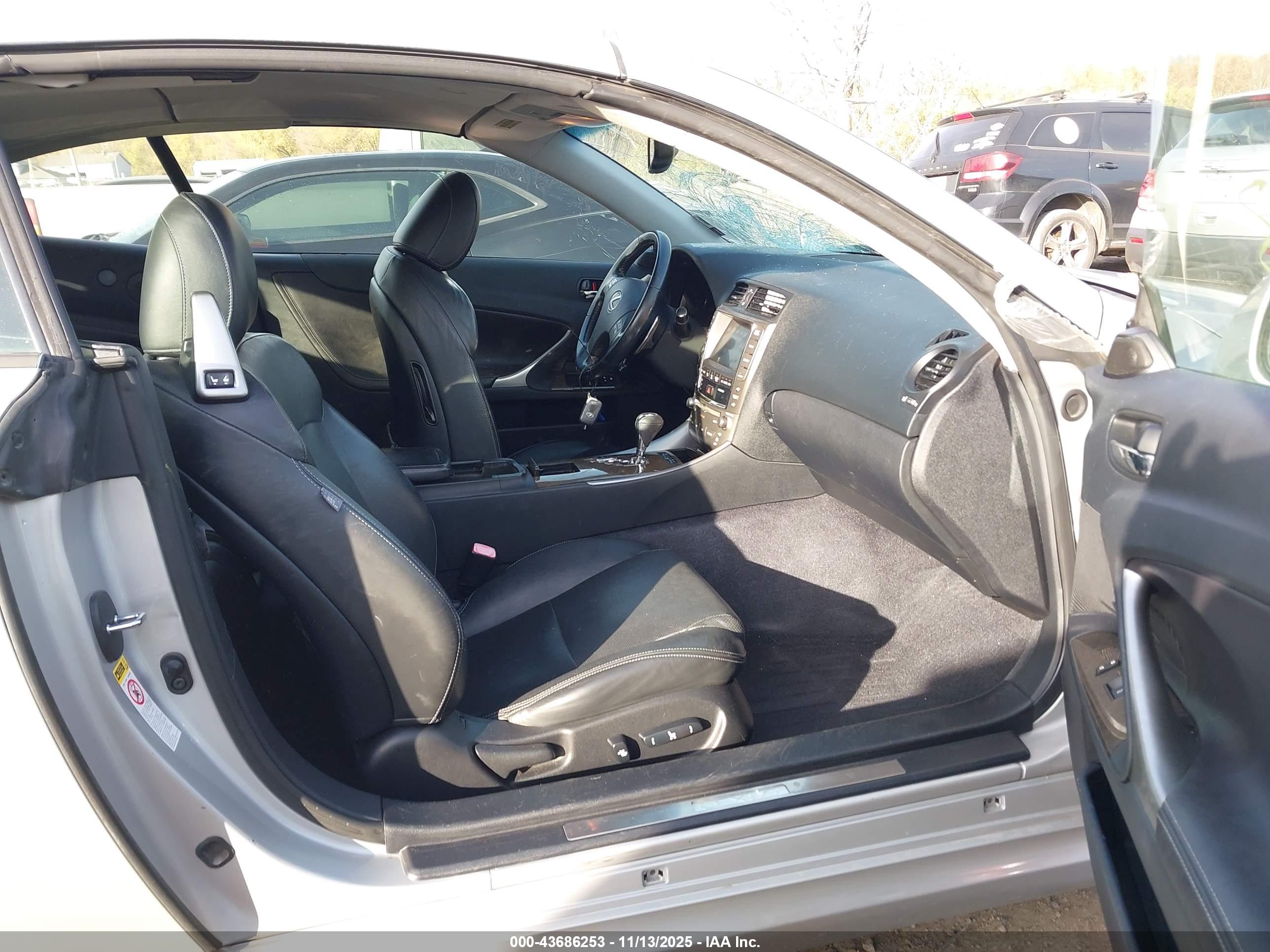LEXUS IS image 5