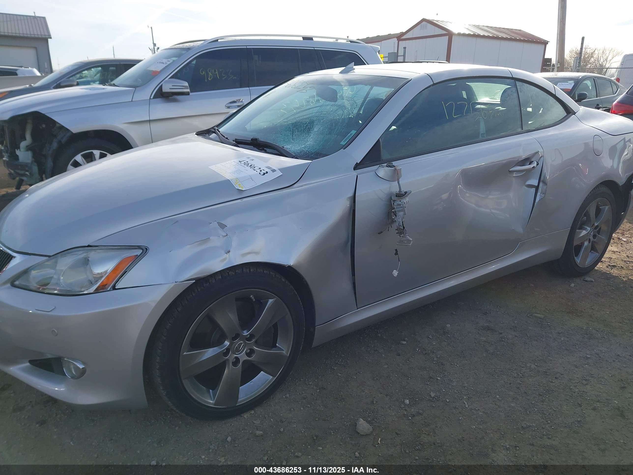 LEXUS IS image 6