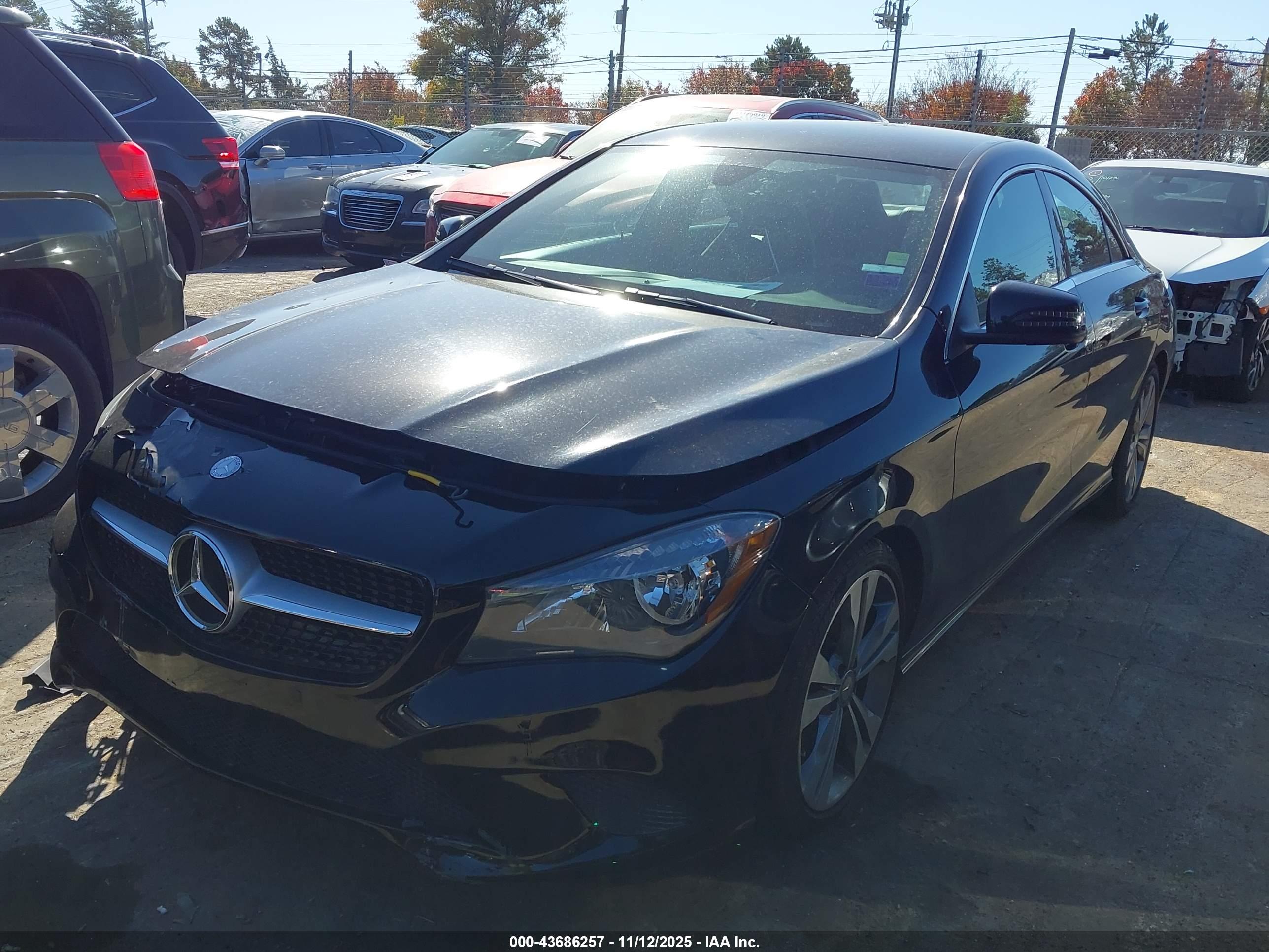 MERCEDES-BENZ CLA image 2