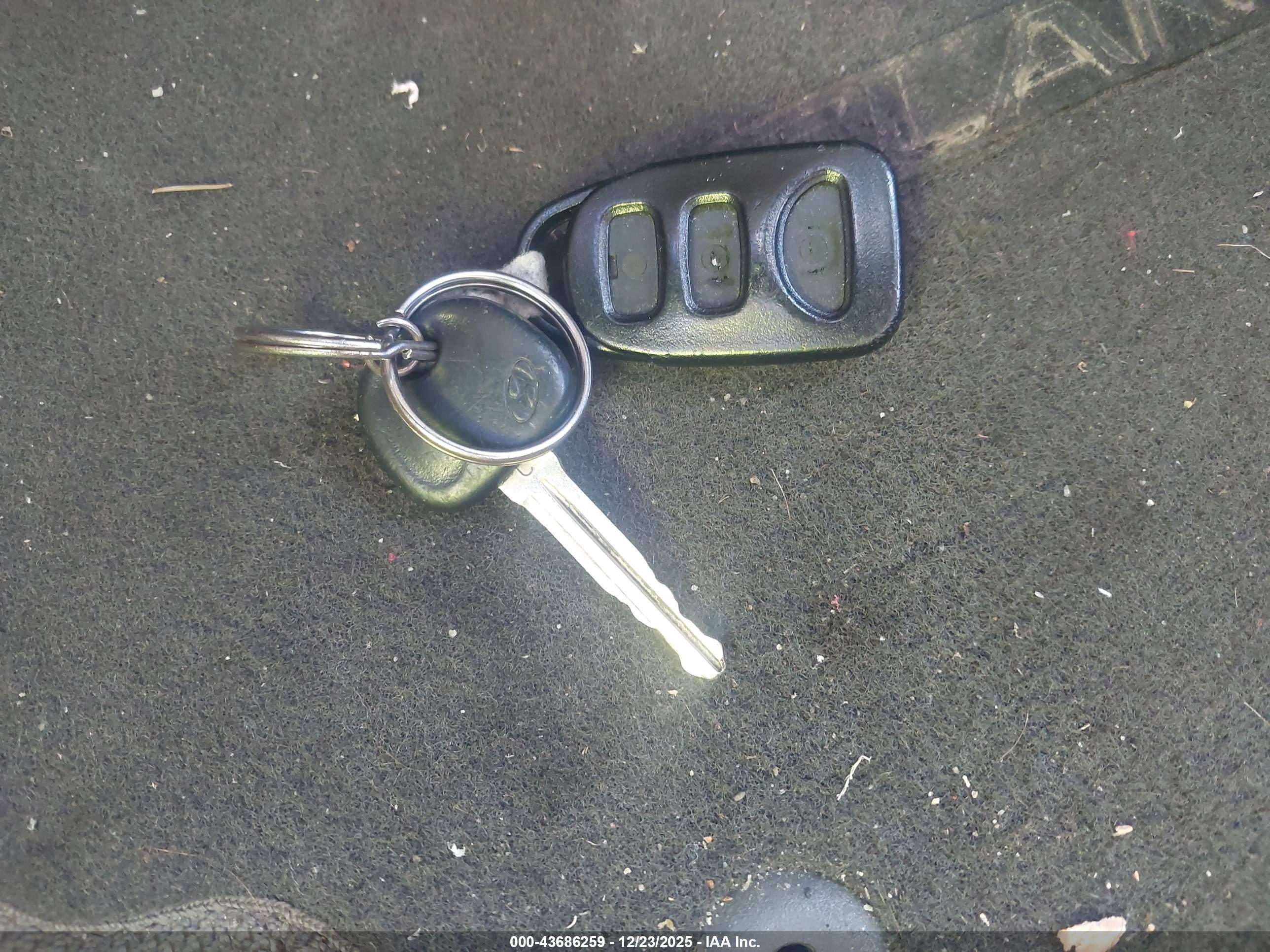 HYUNDAI ELANTRA image 11