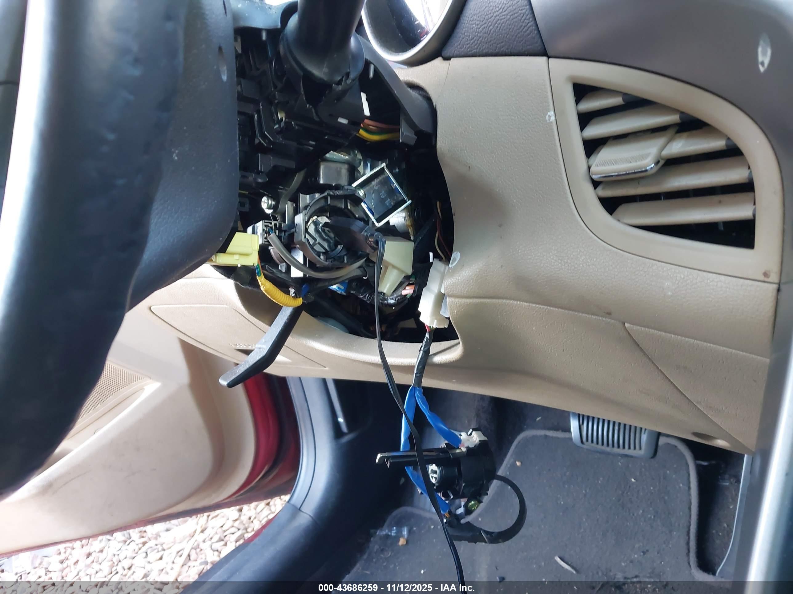 HYUNDAI ELANTRA image 6