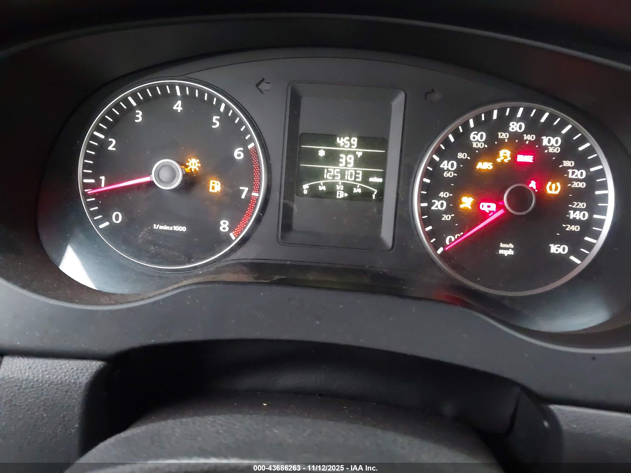 VOLKSWAGEN JETTA image 7