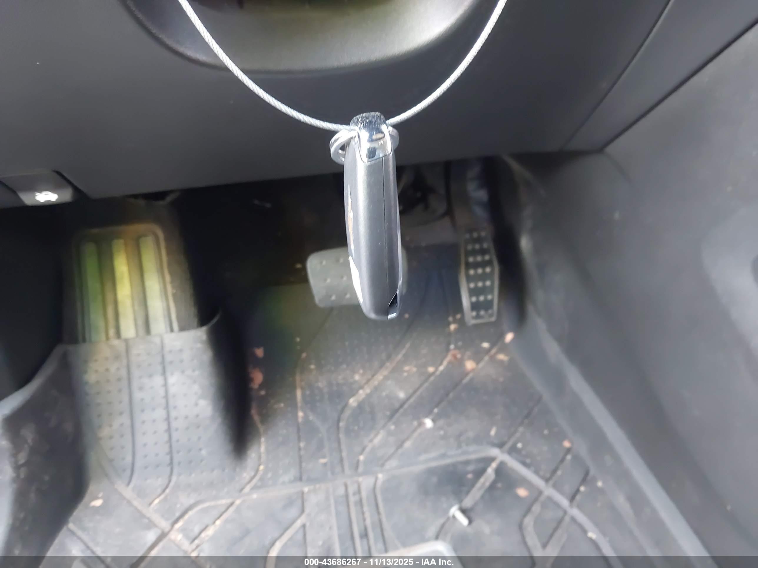 CHEVROLET TRAVERSE image 11
