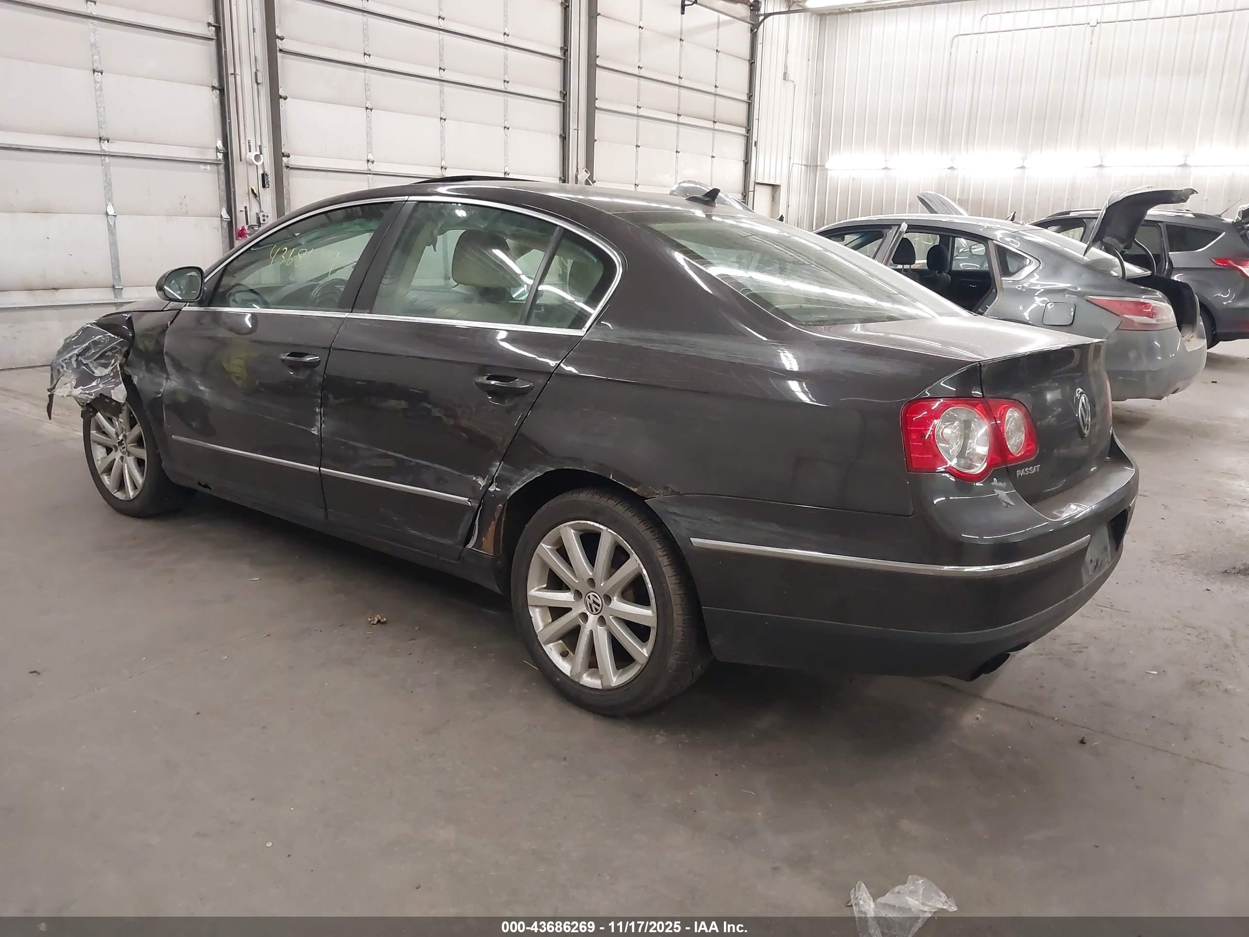 VOLKSWAGEN PASSAT image 3