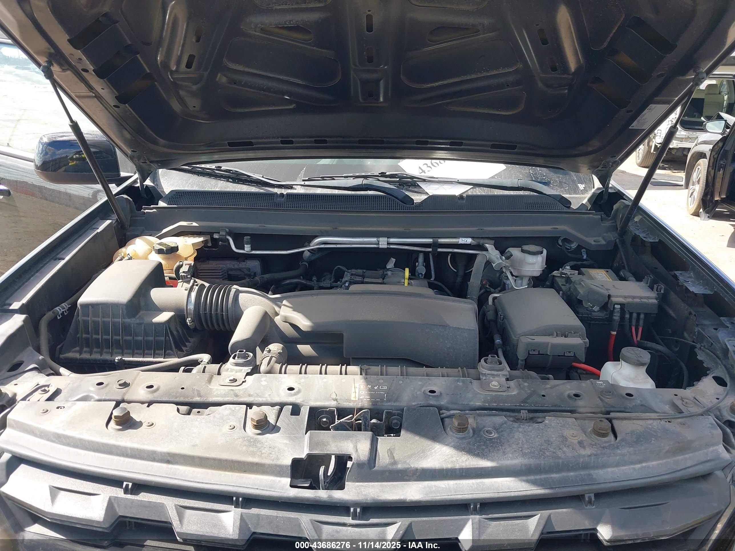 CHEVROLET COLORADO image 10