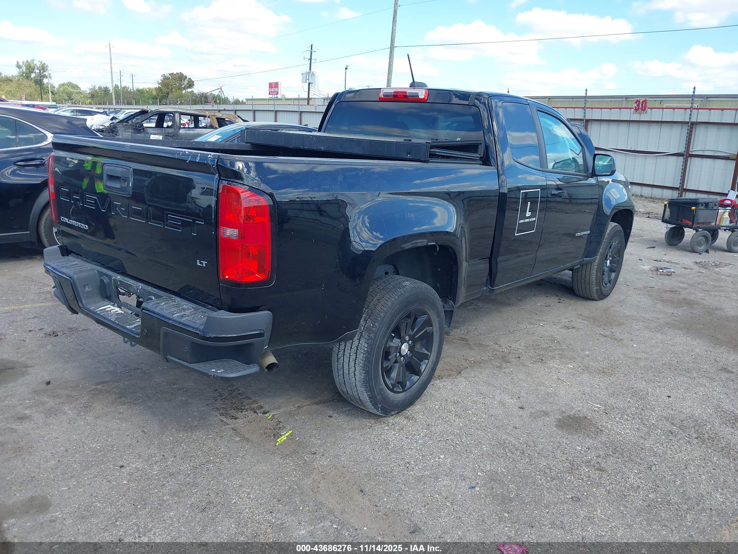 CHEVROLET COLORADO image 4