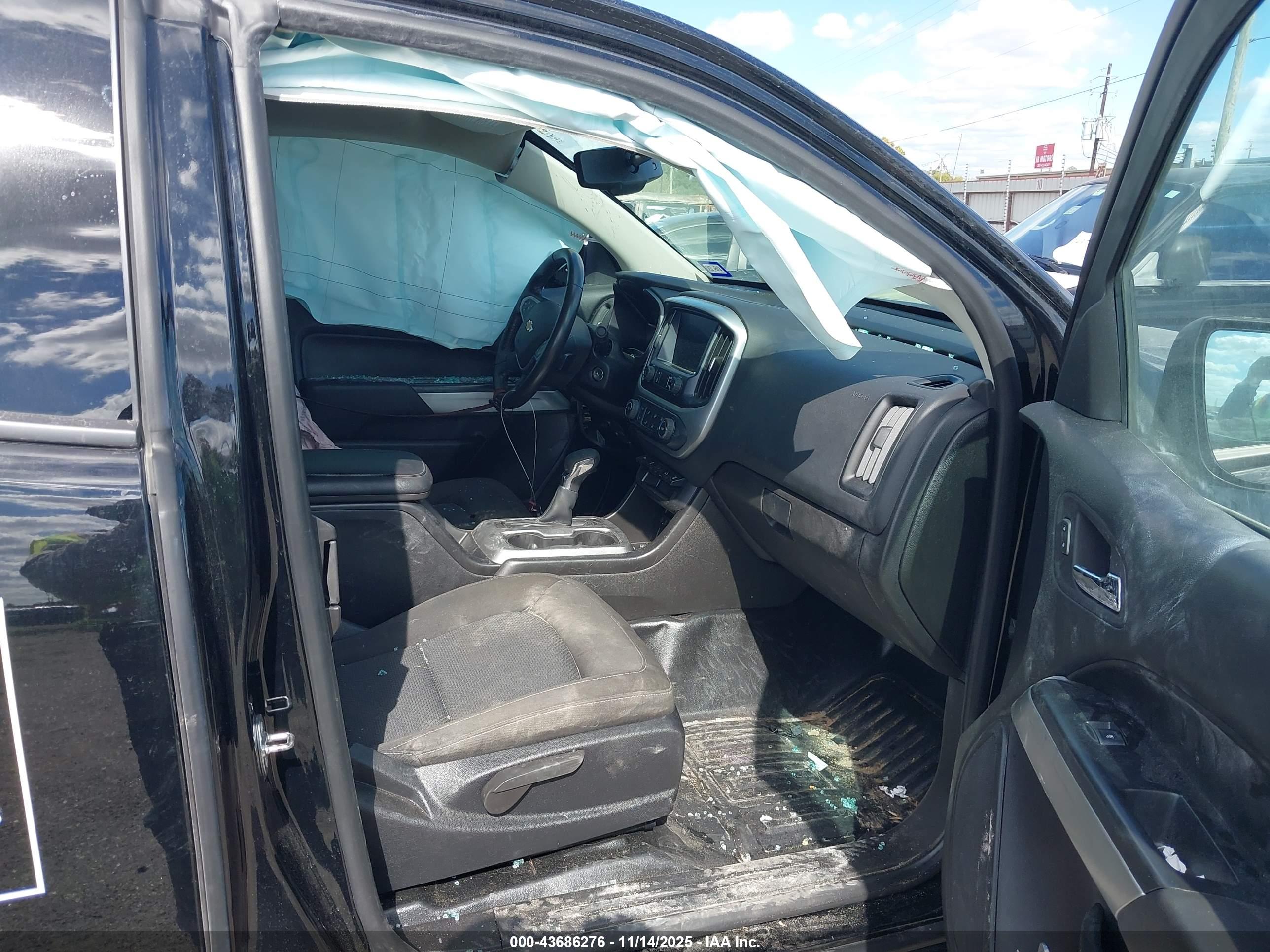 CHEVROLET COLORADO image 5
