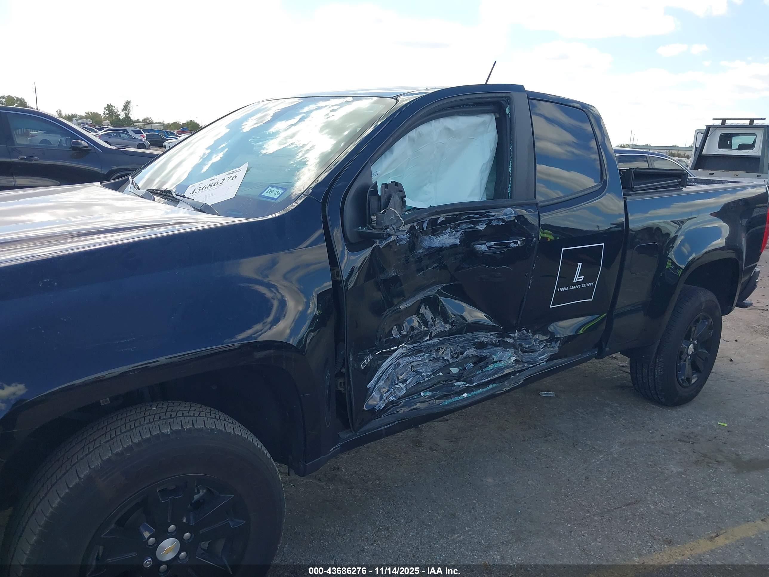CHEVROLET COLORADO image 6