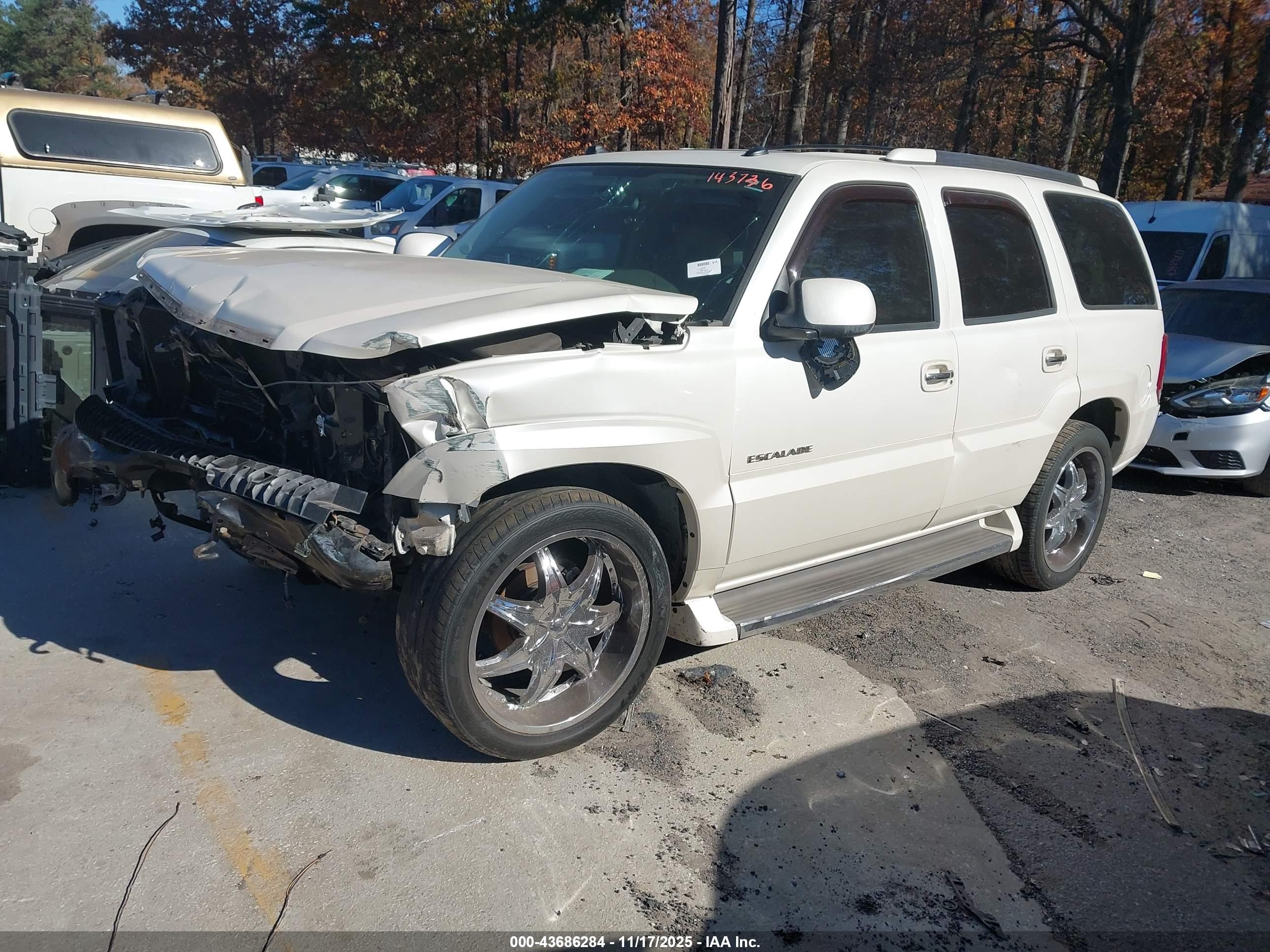 CADILLAC ESCALADE image 2
