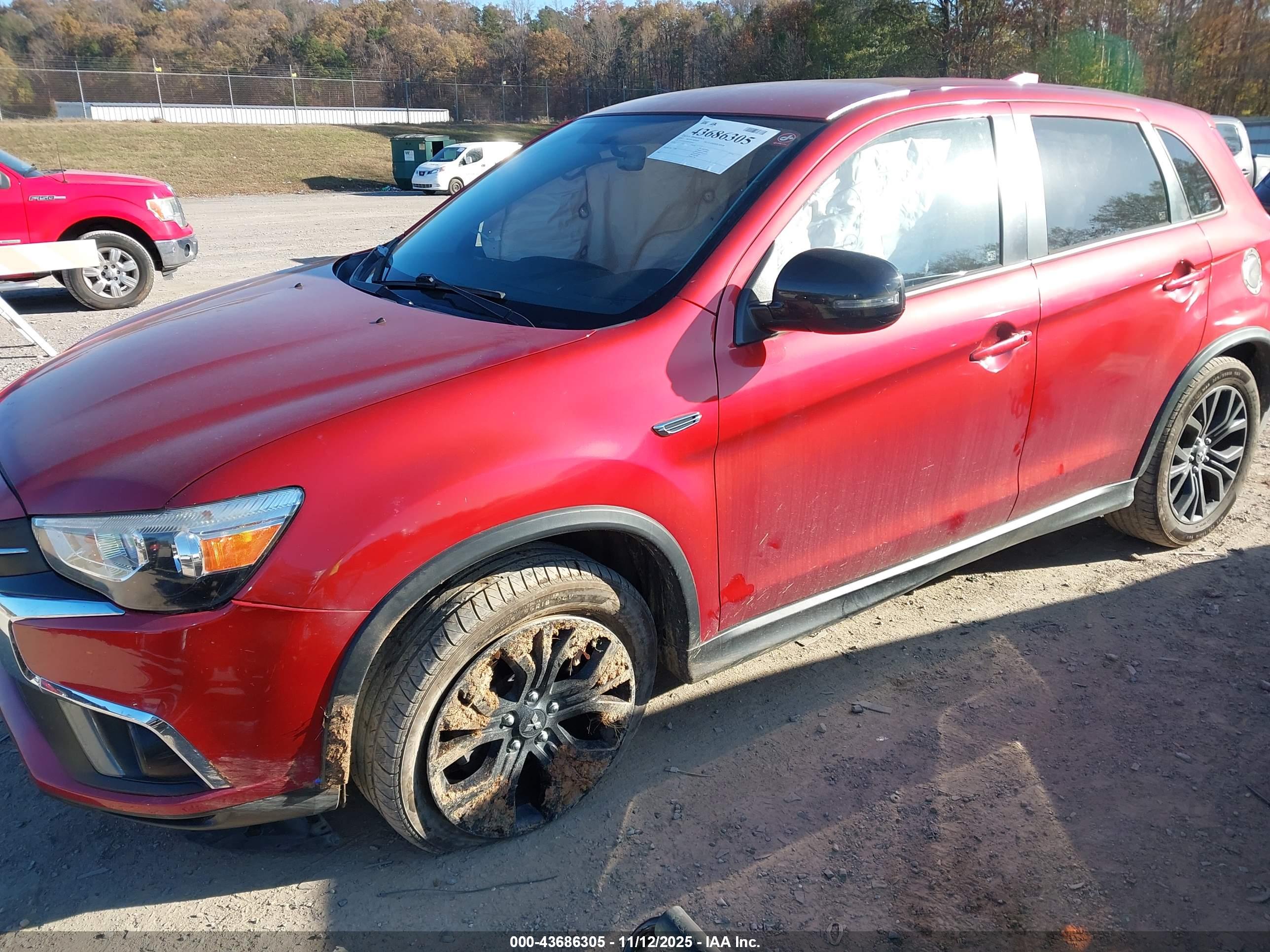 MITSUBISHI OUTLANDER image 2
