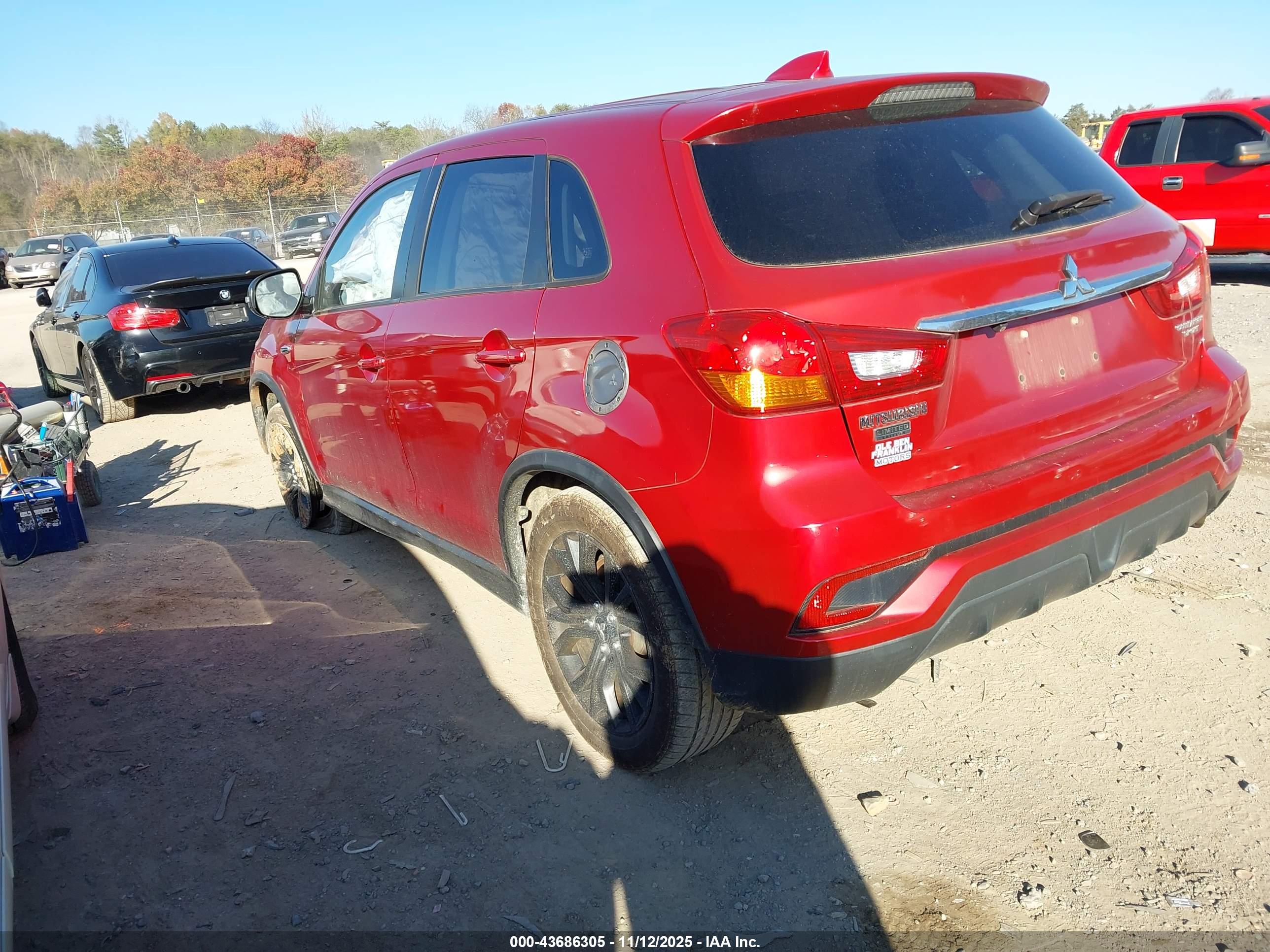MITSUBISHI OUTLANDER image 3