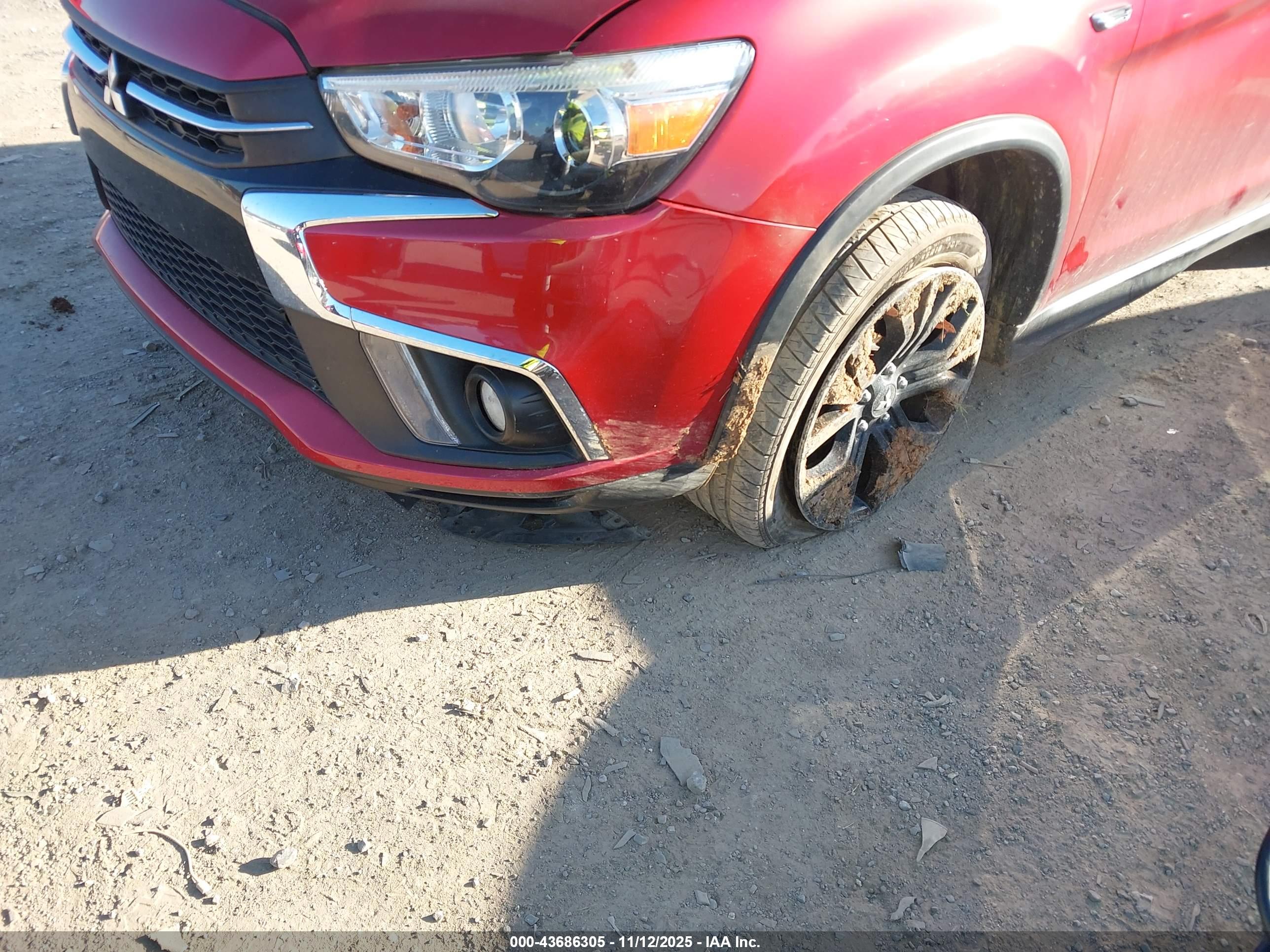 MITSUBISHI OUTLANDER image 6