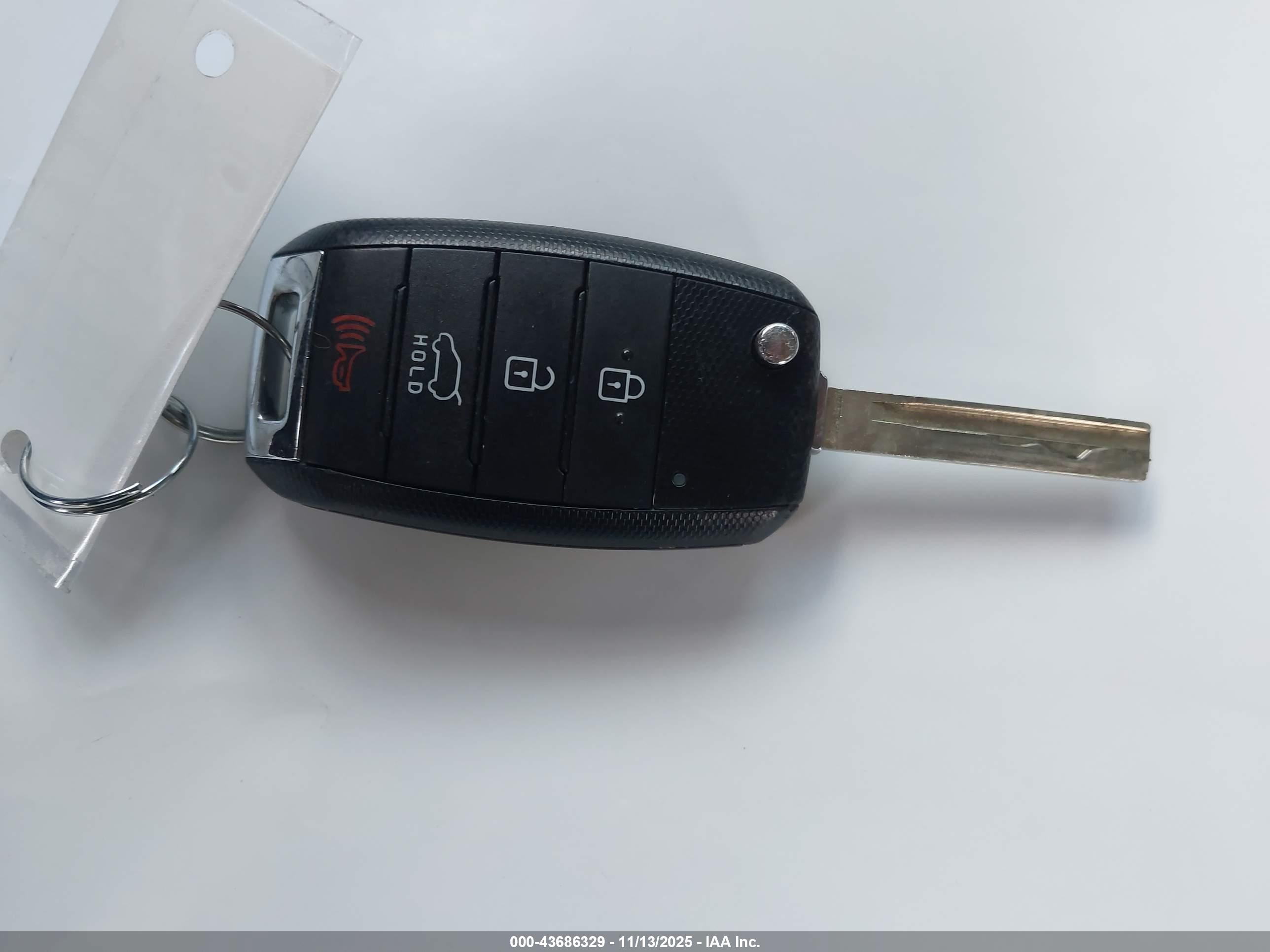 KIA SORENTO image 11