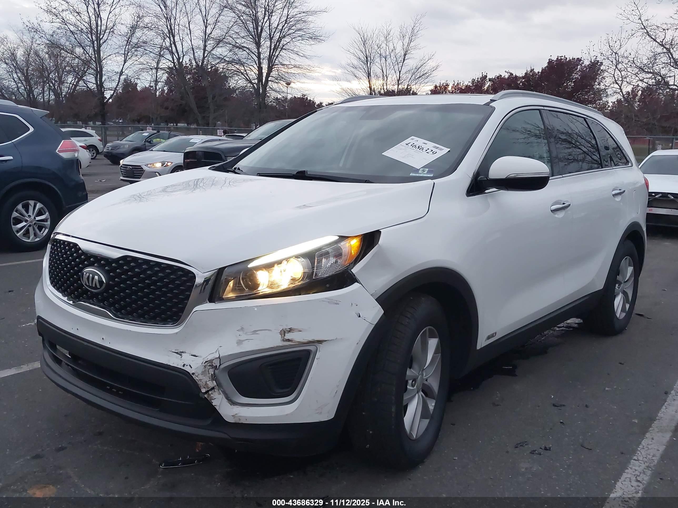 KIA SORENTO image 2