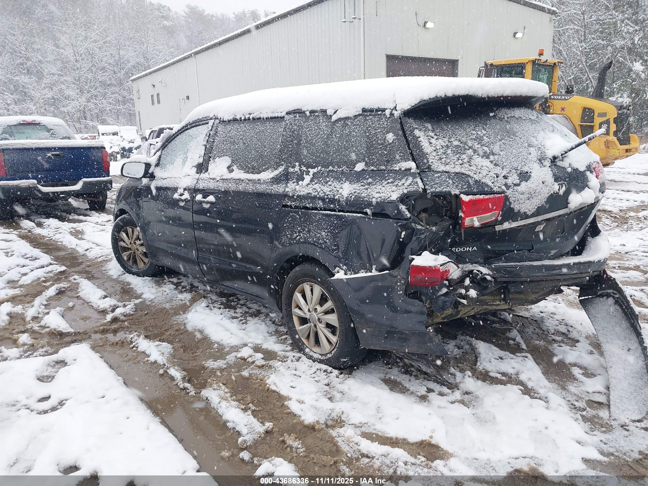 KIA SEDONA image 3