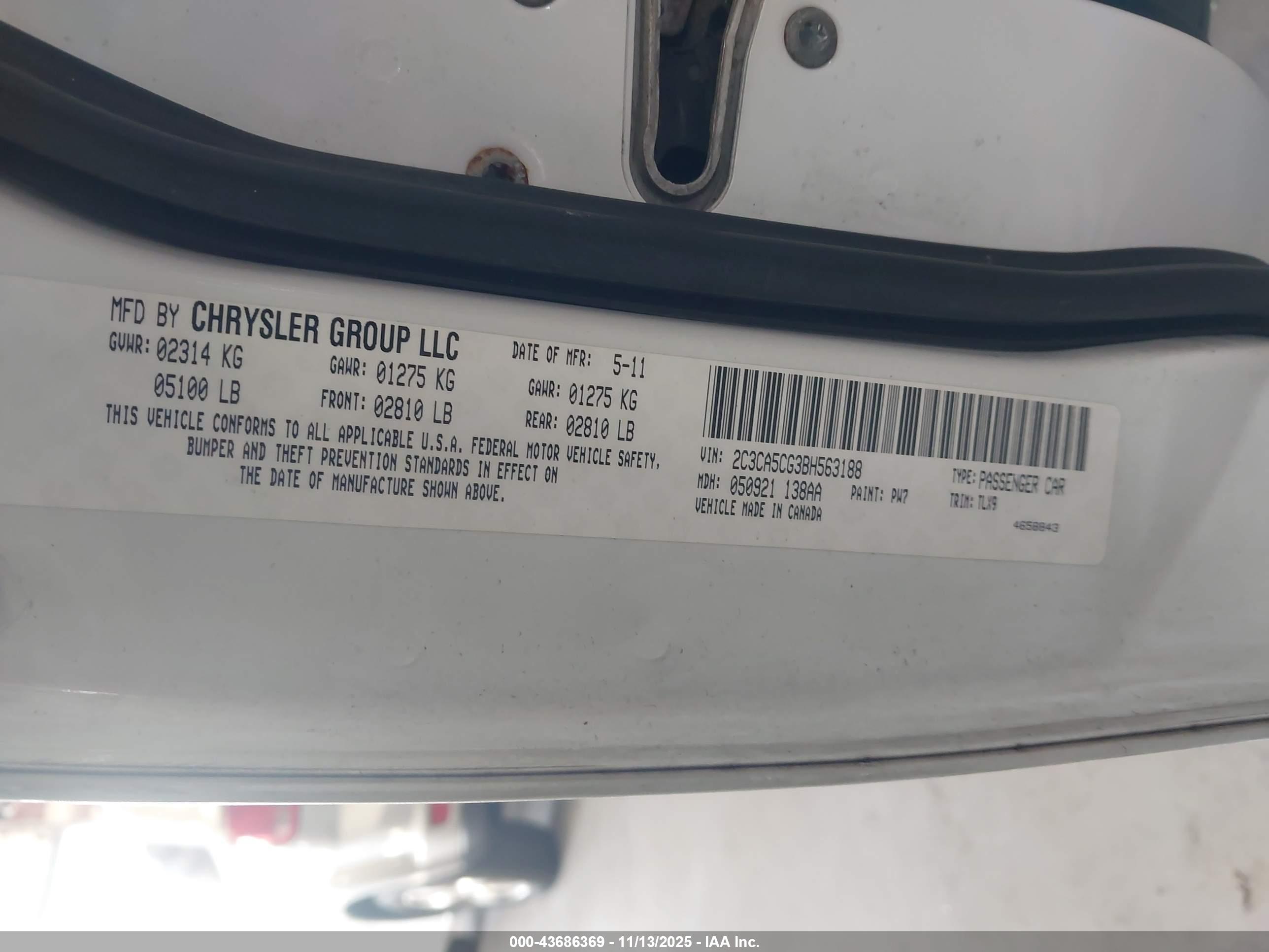 CHRYSLER 300 image 9